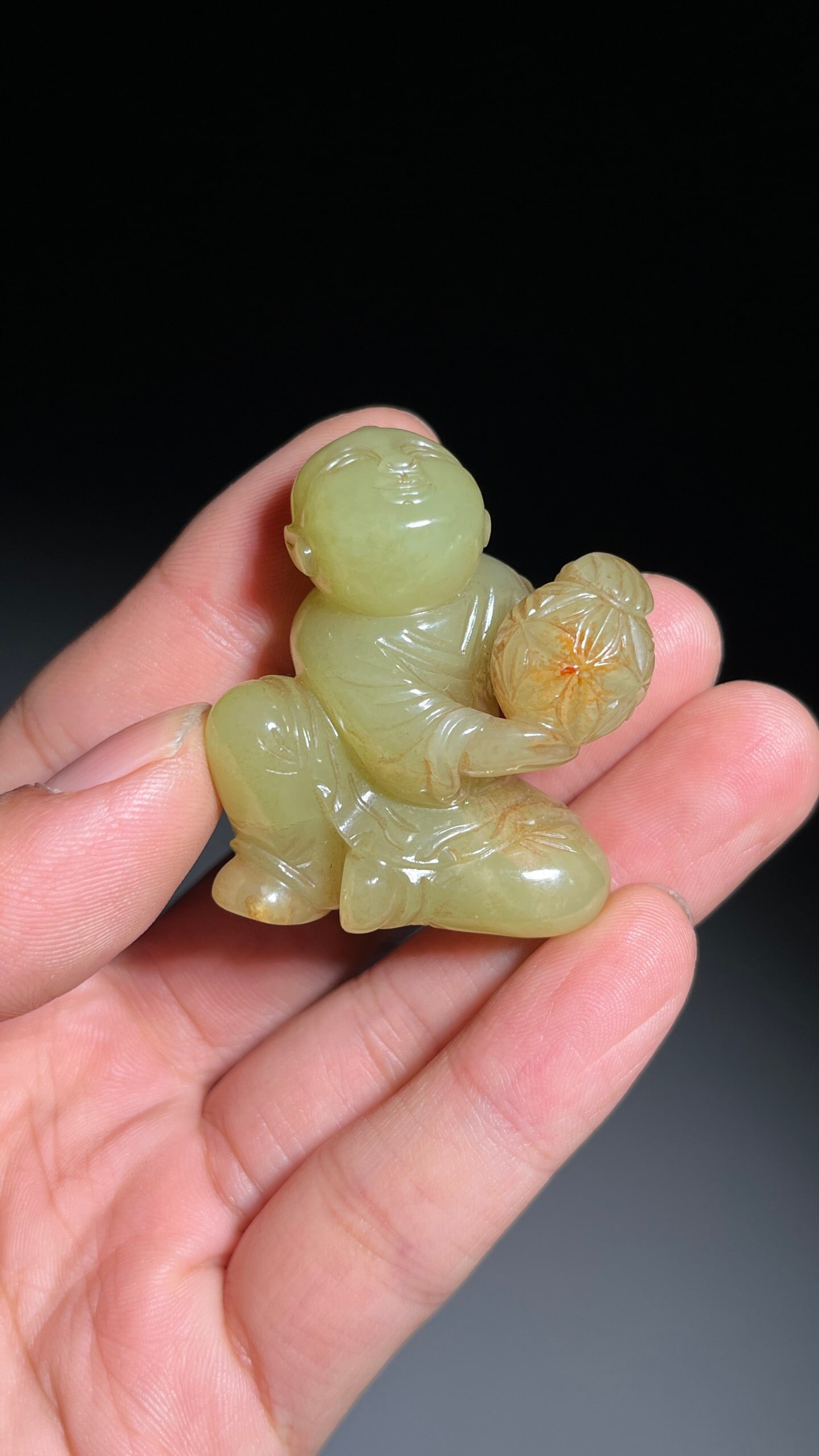 Hetian Yellow Jade Carving: 4.3*3.6*2.6/46.2g