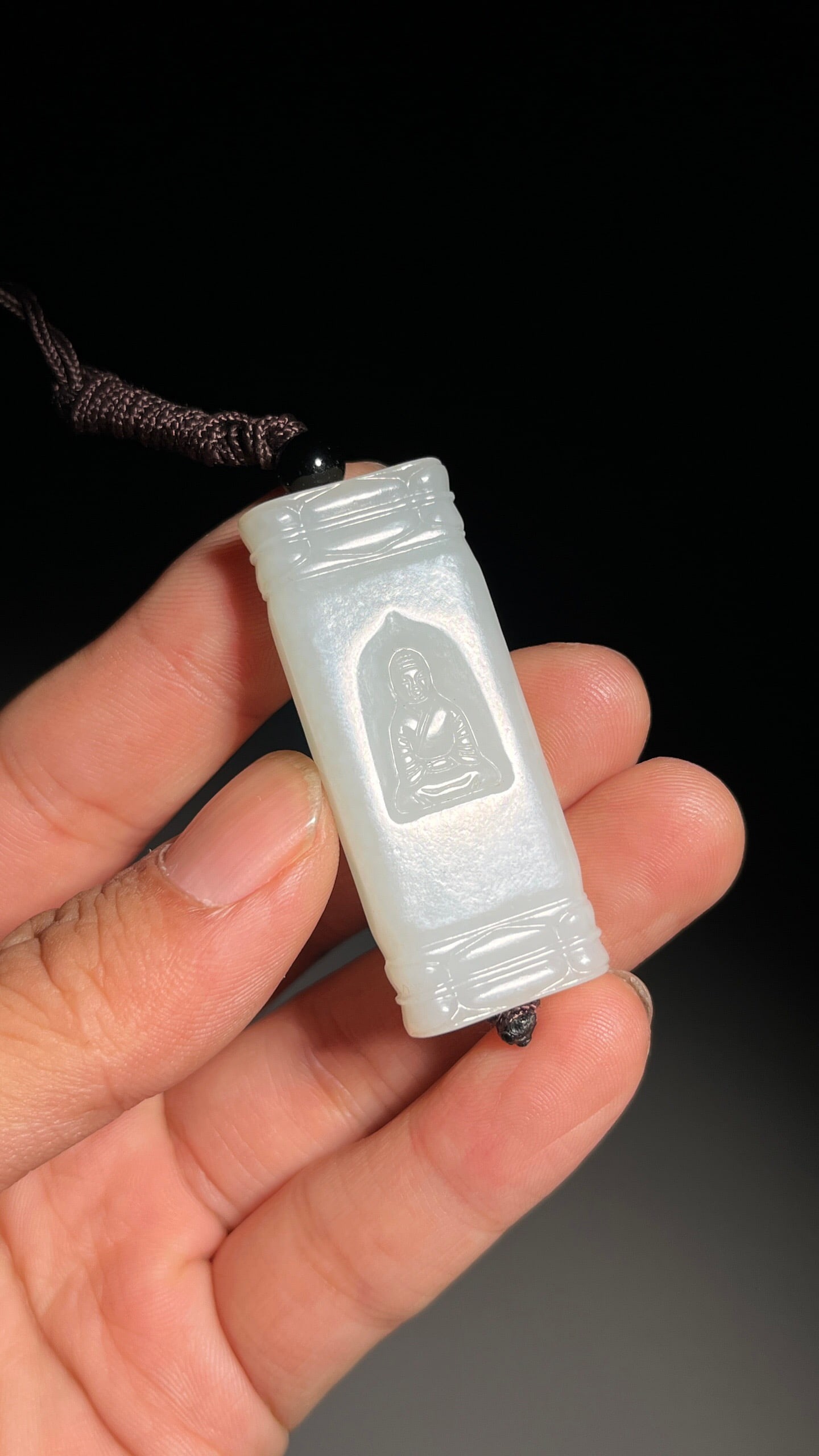 Hetian Jade Pendant: 4.8*2*1/20.5g