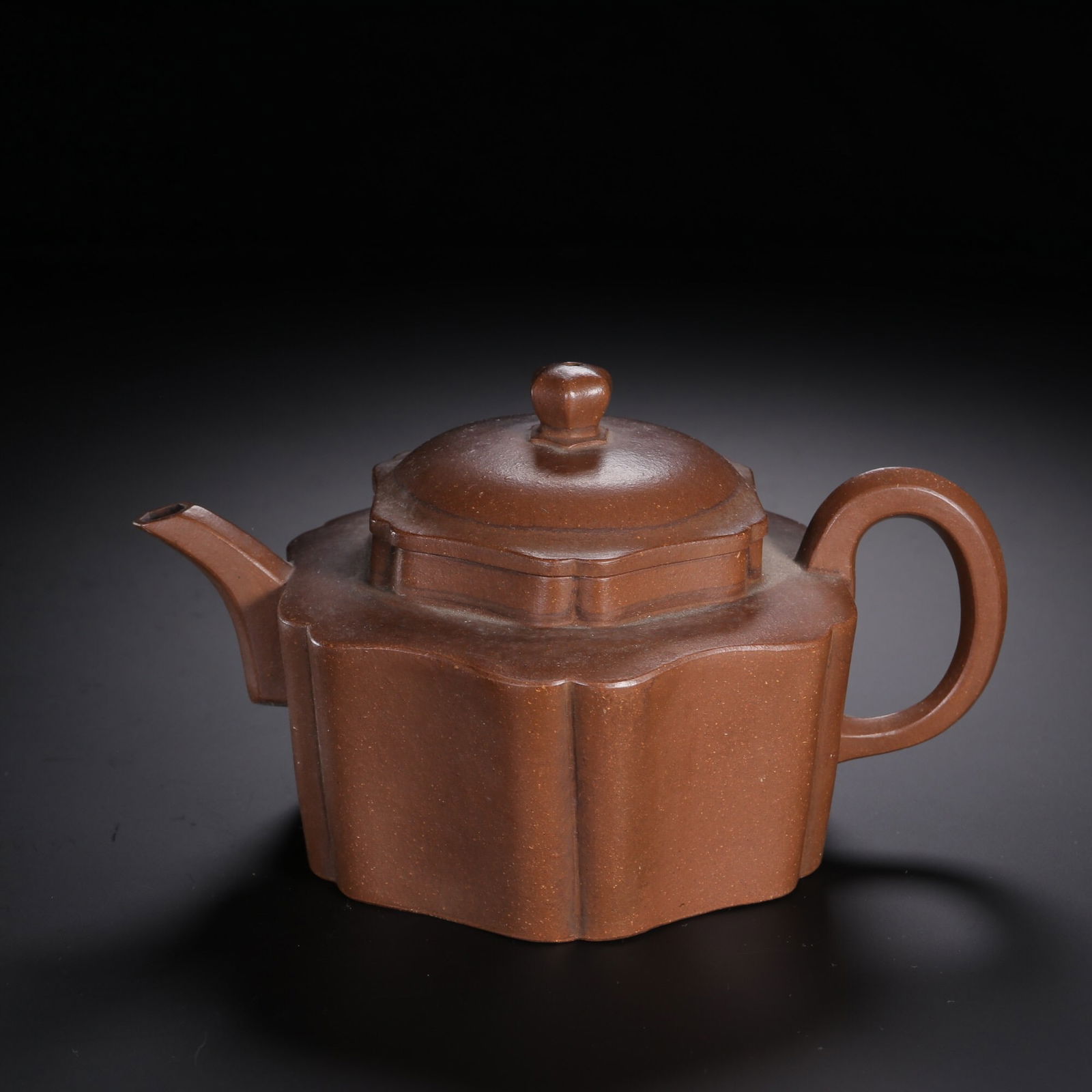 Xinqing style purple clay teapot (1 of 4)