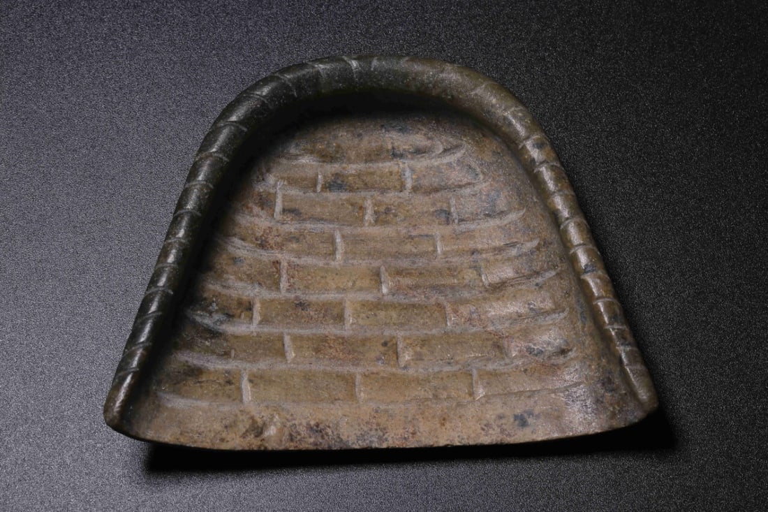 Jade crown ornament: 10*7.5*2.2/69g