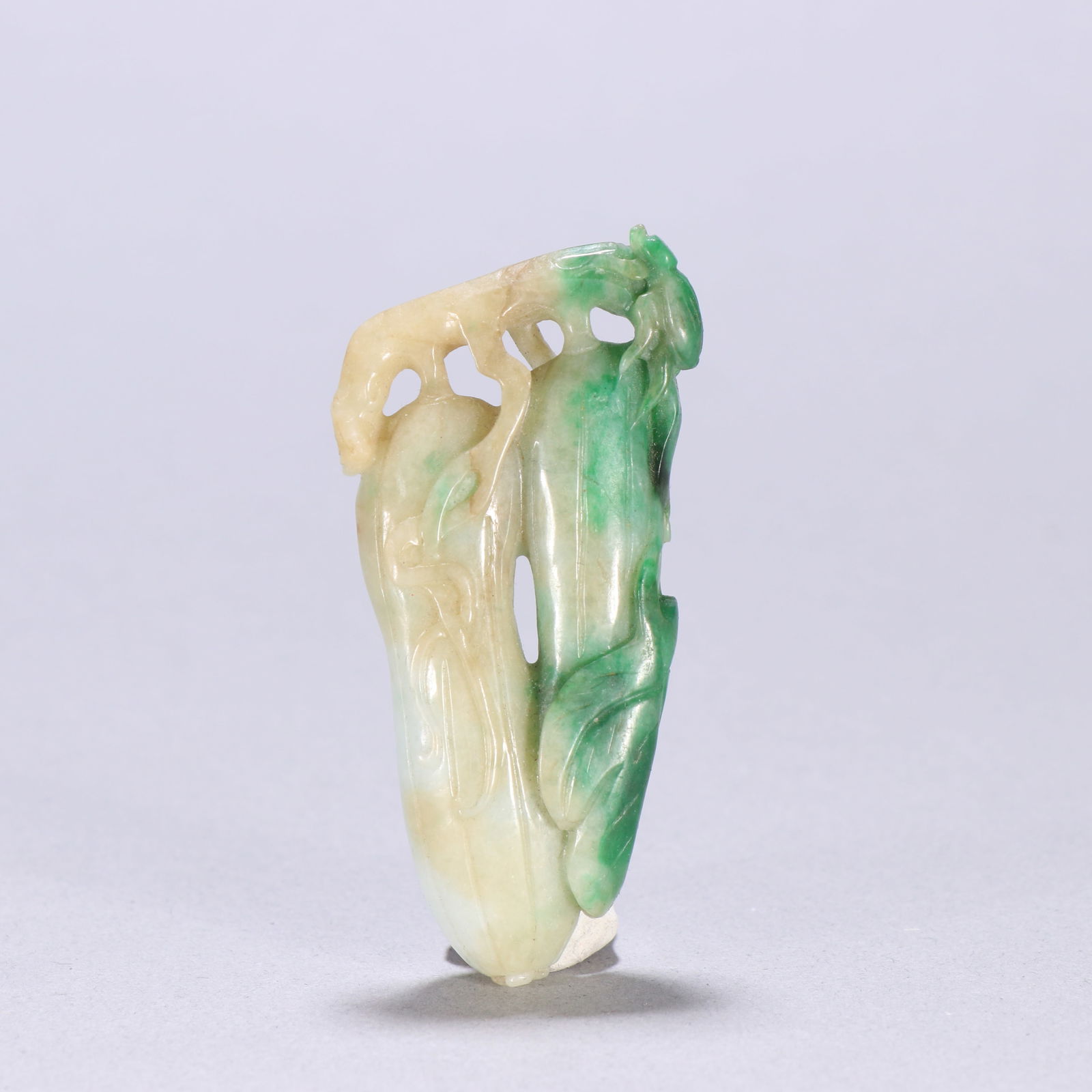 Qing Dynasty jadeite pendant (1 of 2)