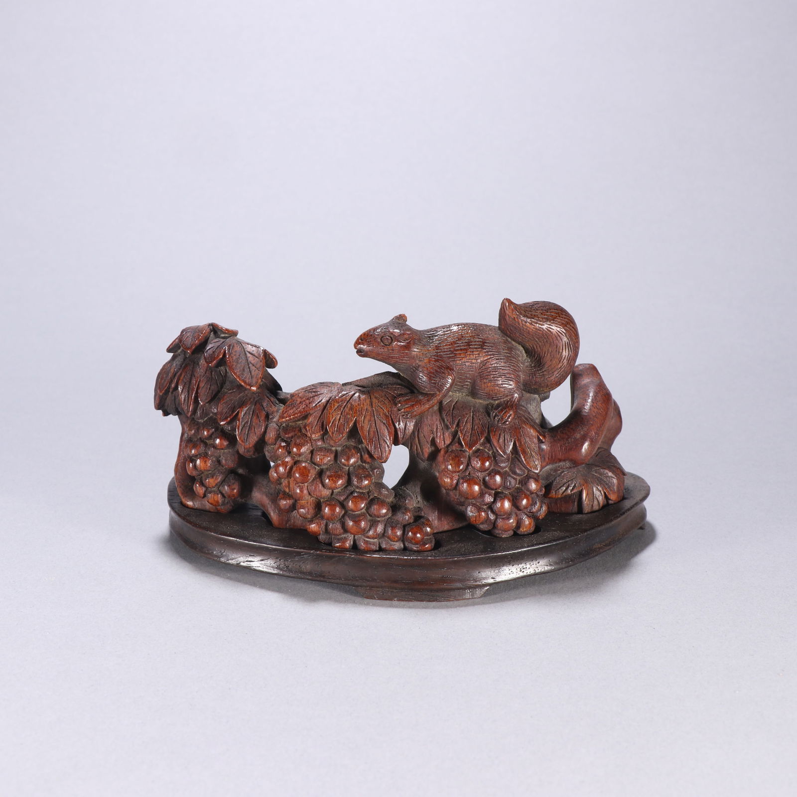 Qing Dynasty agarwood ornament: 7.5*14/101.5g