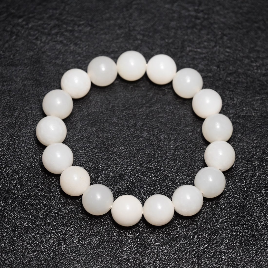 Hetian jade round bead bracelet: 45g