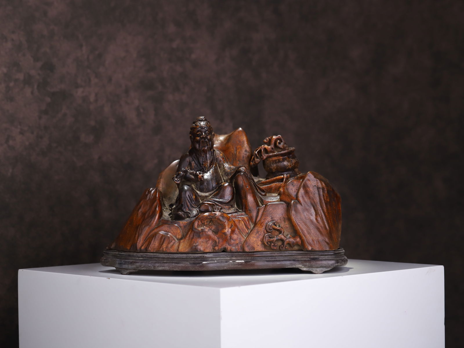 Qing Dynasty agarwood ornament: 8*30*19.5/872.3g