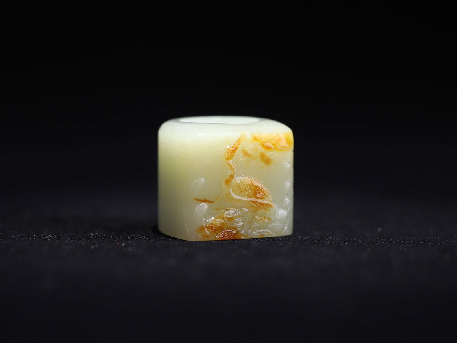 Qing Dynasty Hetian Jade Pebble Thumb Ring (1 of 1)