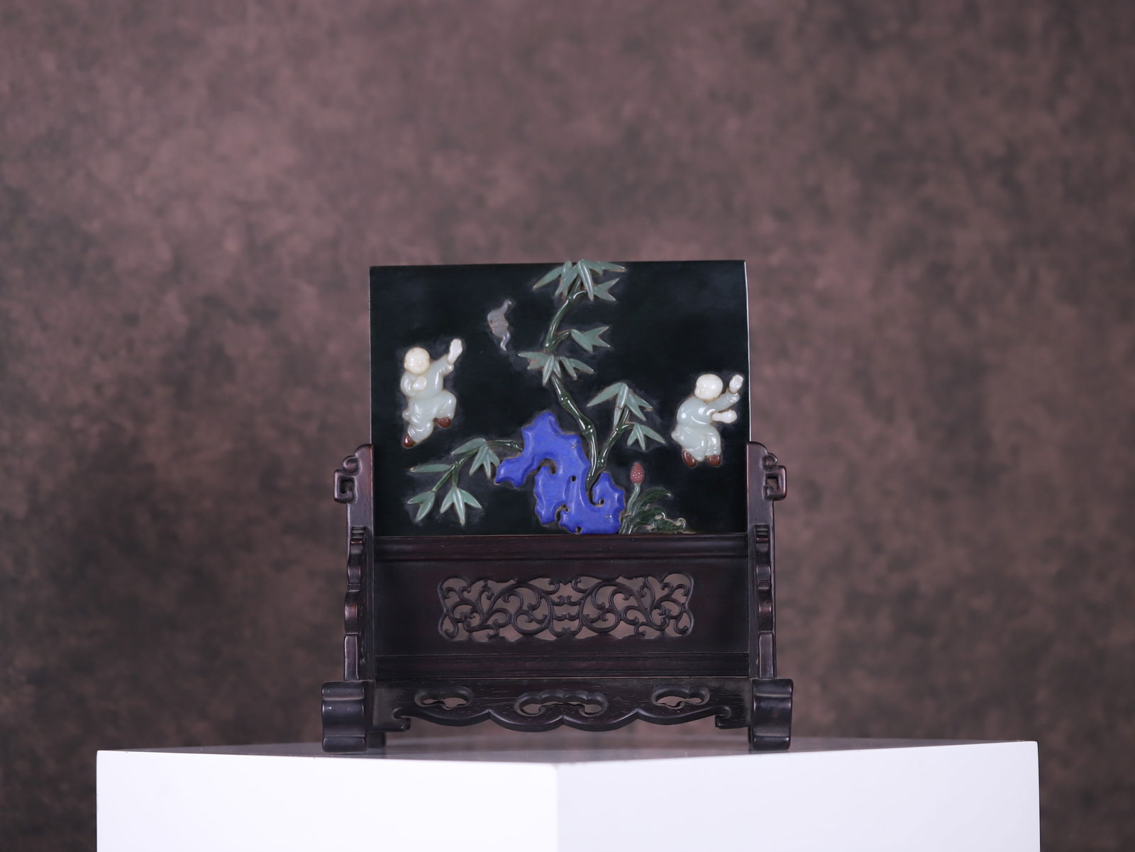 Qing Dynasty Jade Embedded with Hundred Treasures Screen Insertion (1 of 2)