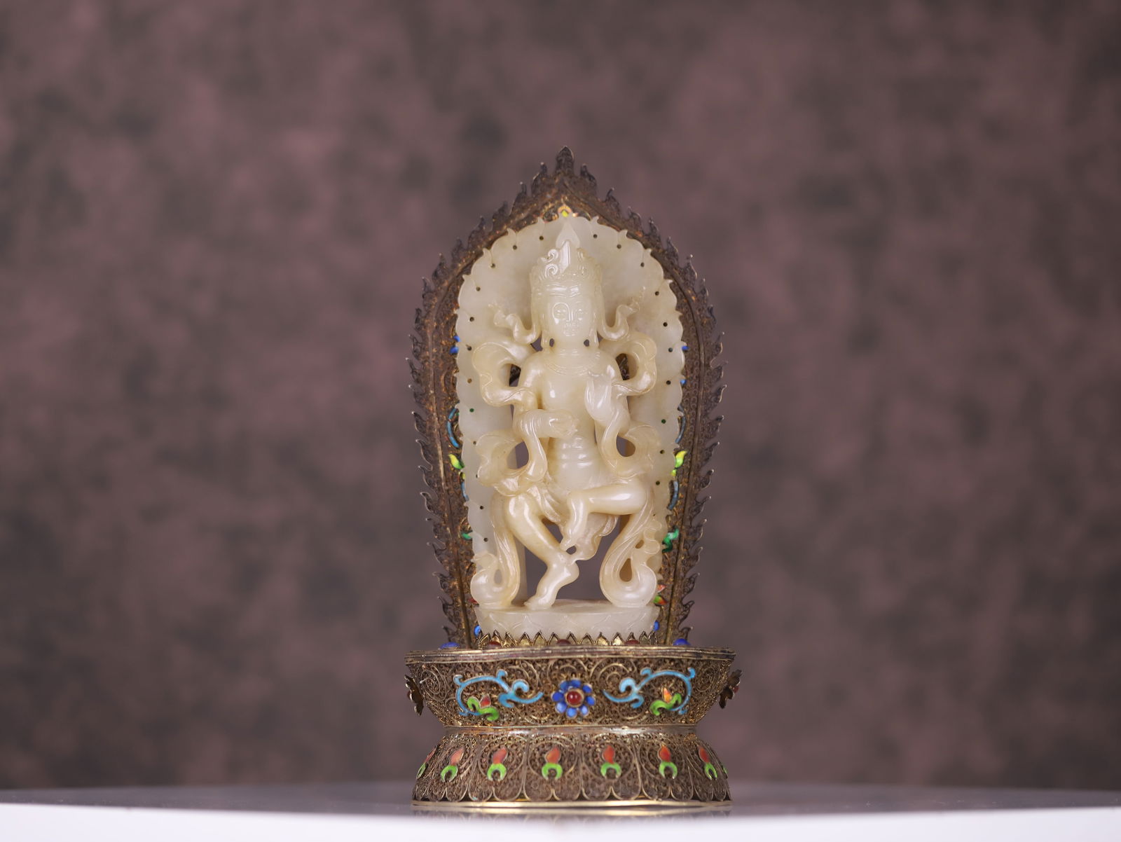 Silver gilded floral silk inlaid with Hotan Jade ornaments of the Qing Dynasty: 22.7*10.9*8.65/531.5g