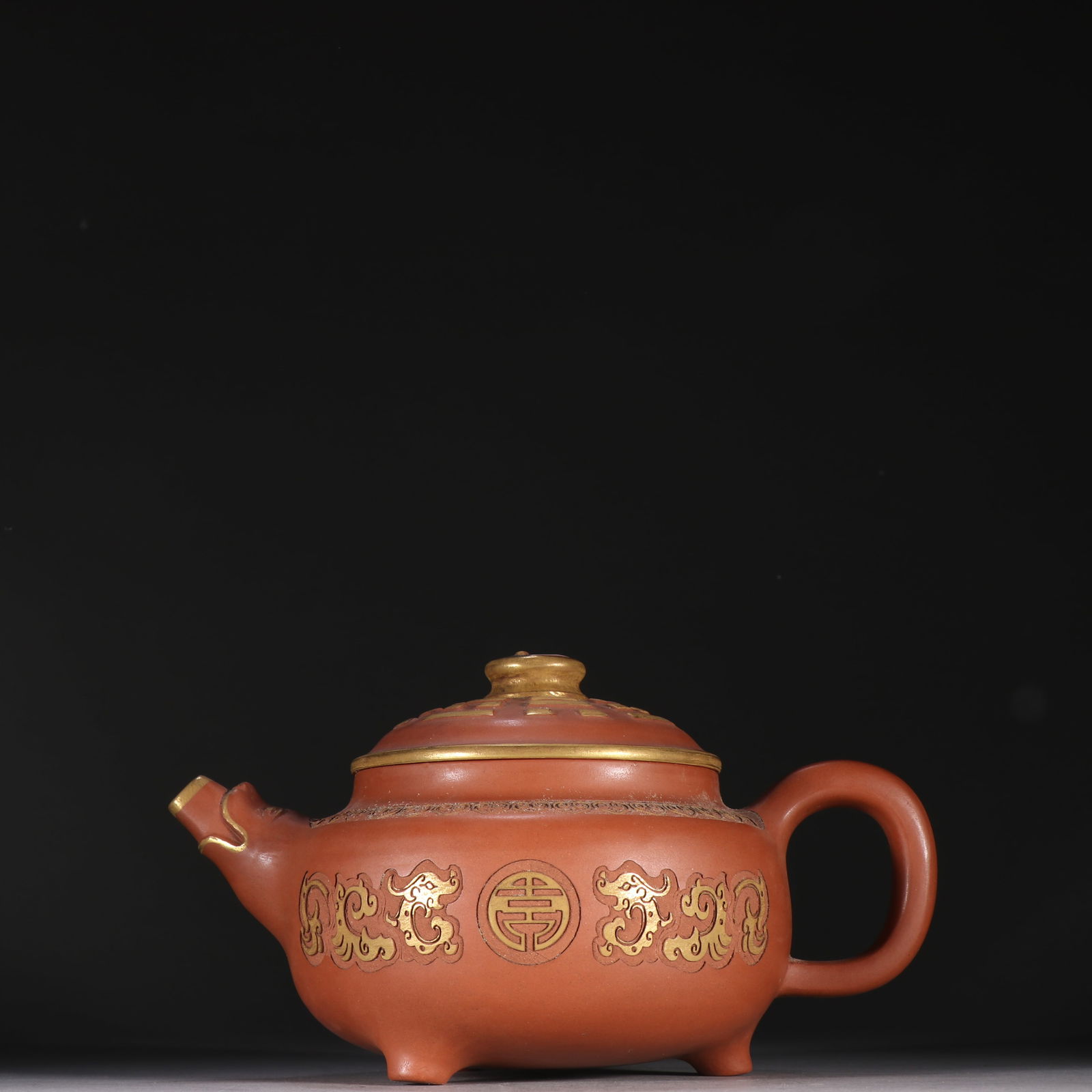 Shao Quanzhang mark purple clay gilded teapot: 11*19.7