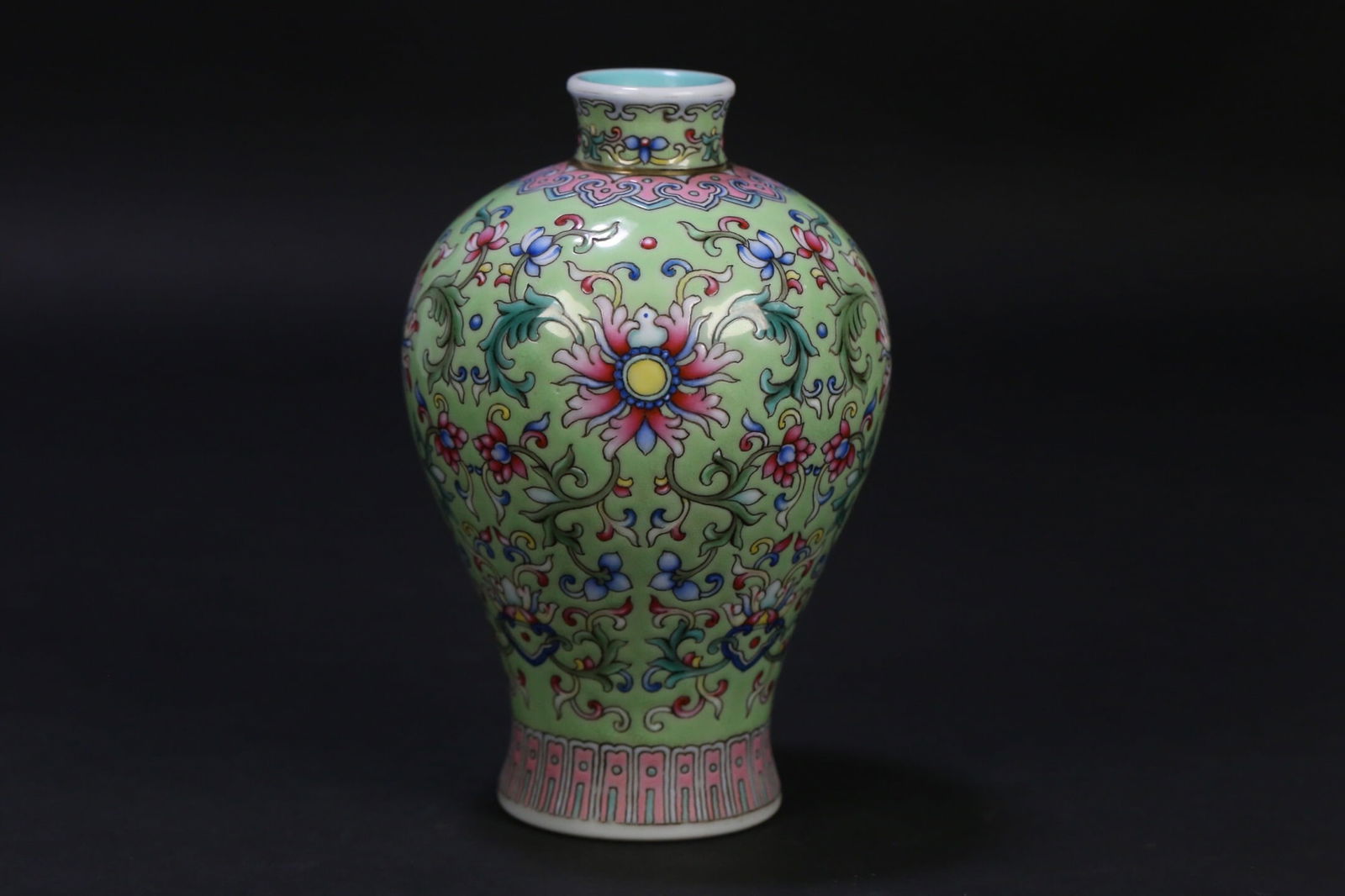 Qianlong-Marked Famille Rose Stem Cup: 12*7.8