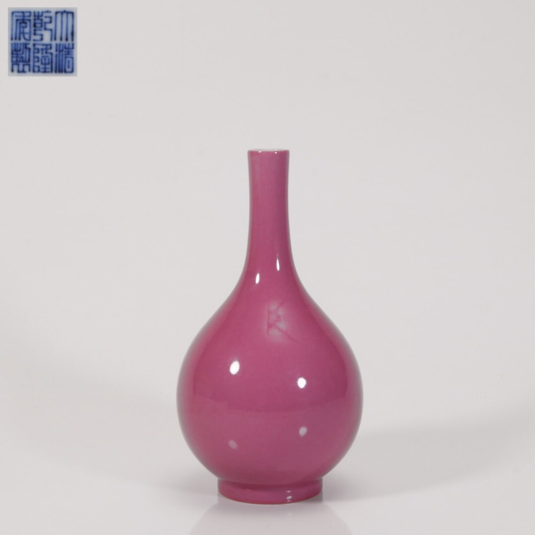 Qianlong mark rouge red glazed gall bottle: 9*16