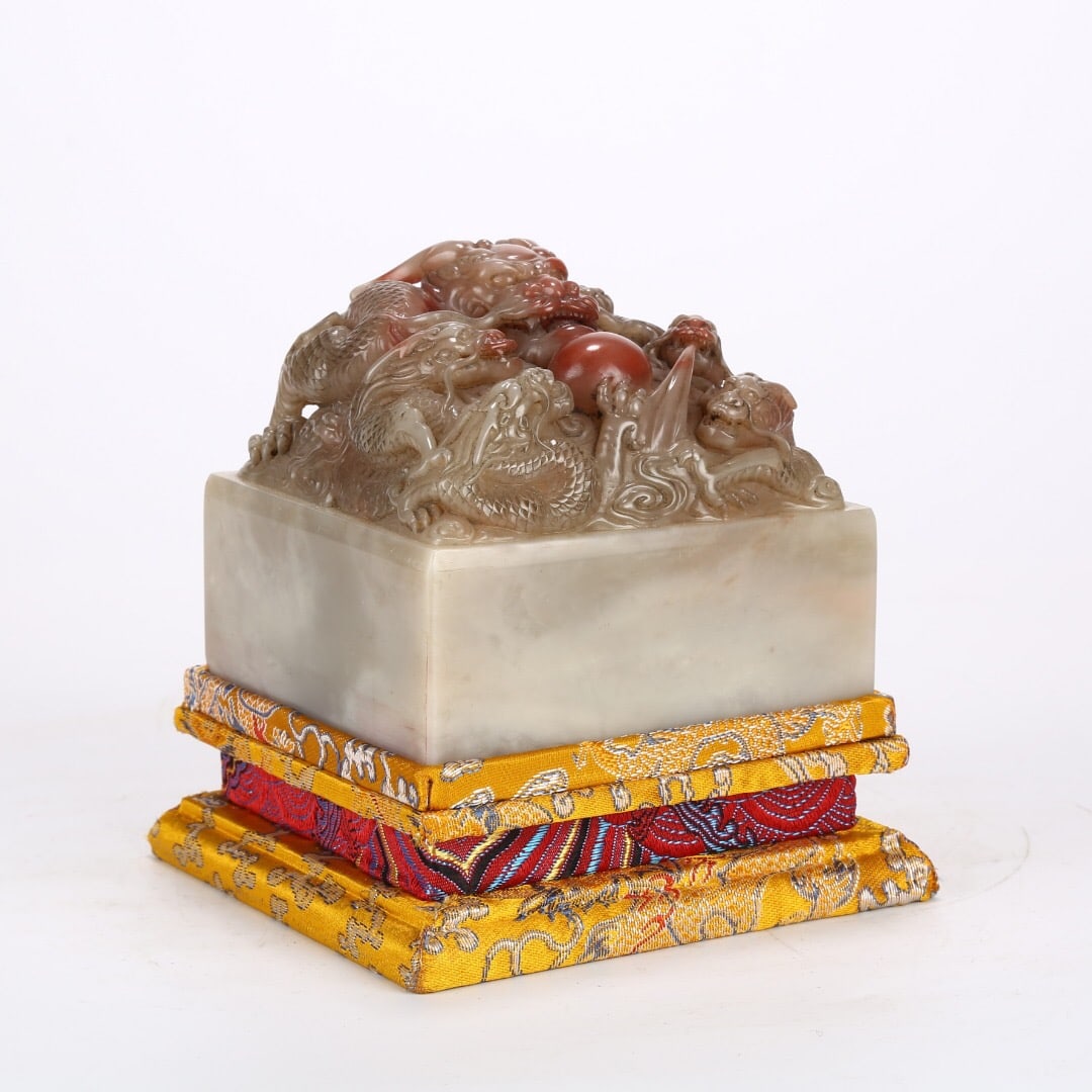 Qianlong Shoushan Stone Seal (1 of 4)