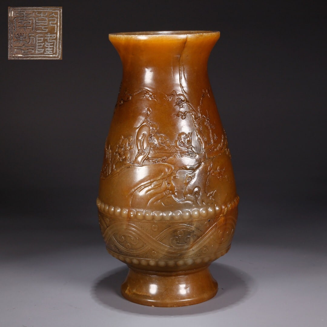 Qianlong mark jade bottle: 12*23/2326g