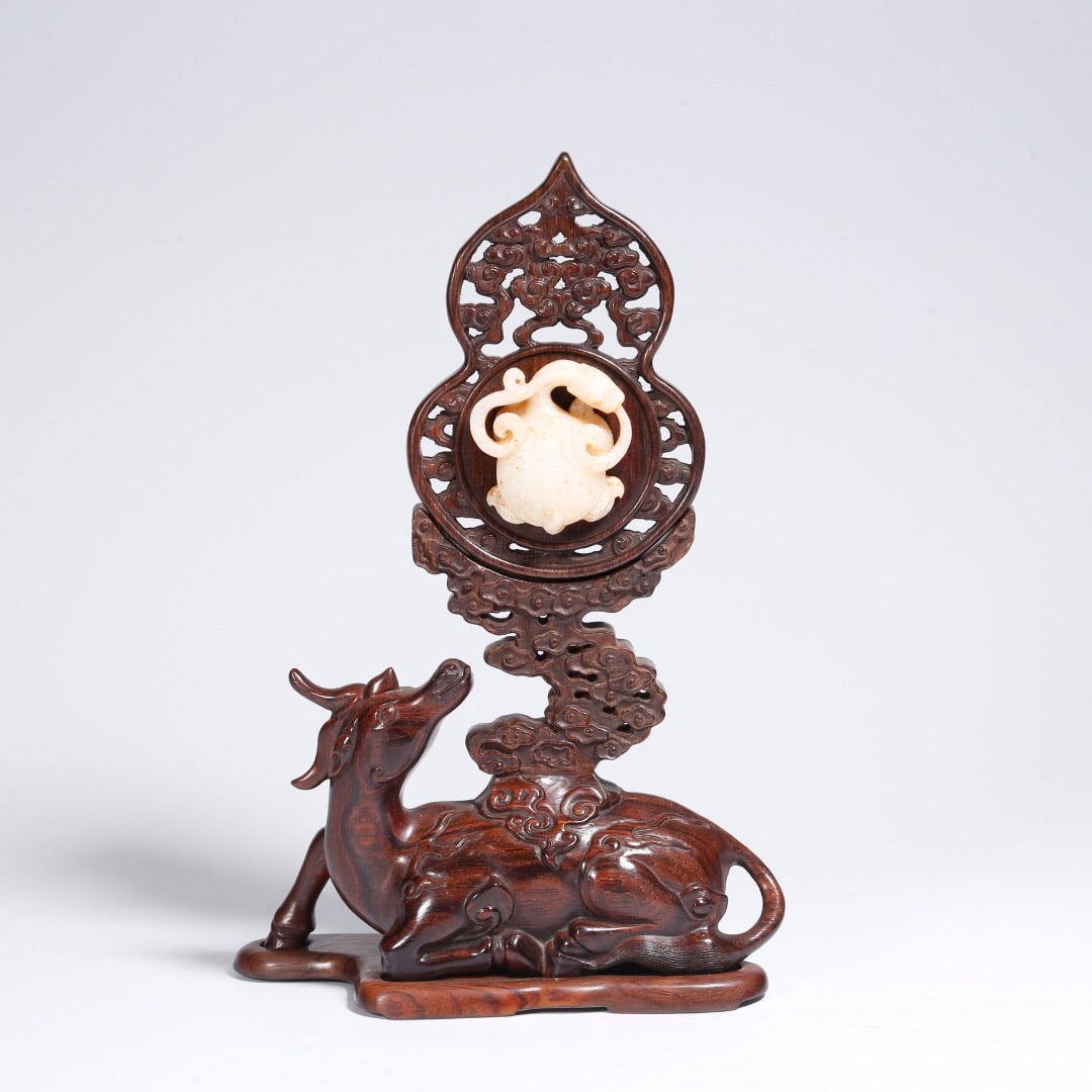 Purple sandalwood inlaid jade ornament: 18*27