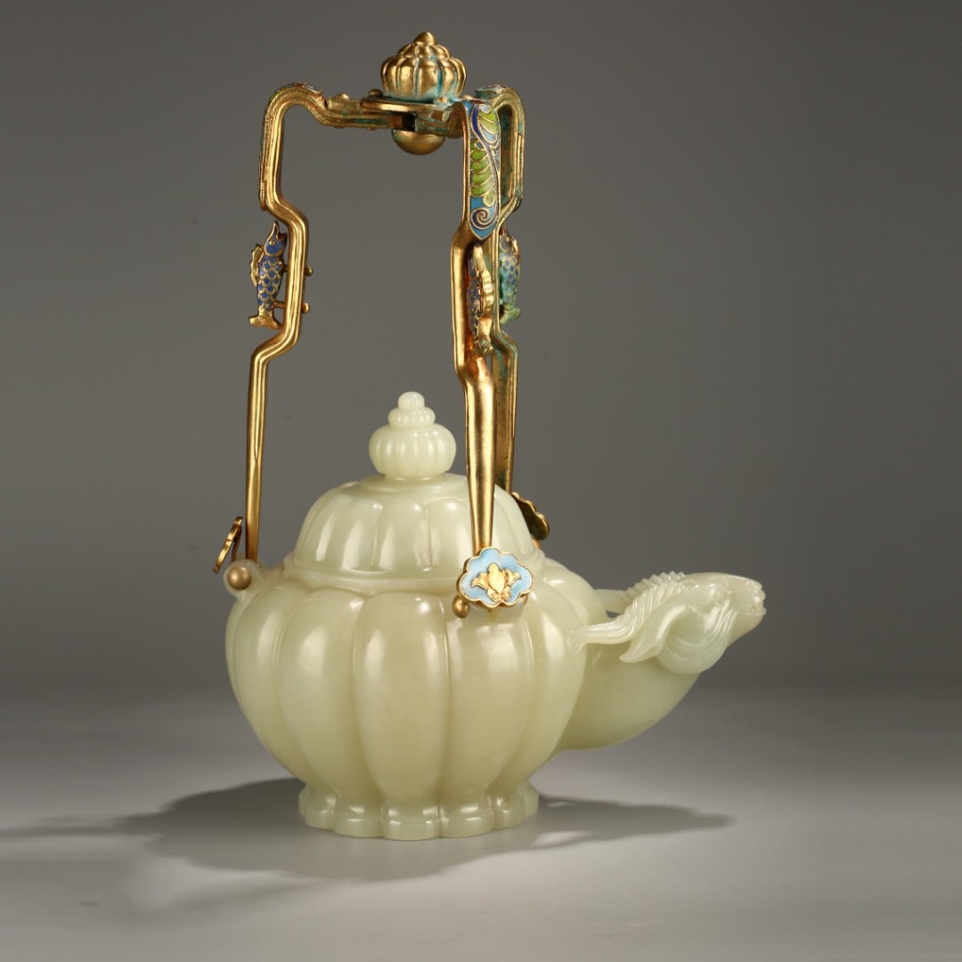 Qianlong Hetian Jade Sheep Head Handle Pot: 16*23/715g