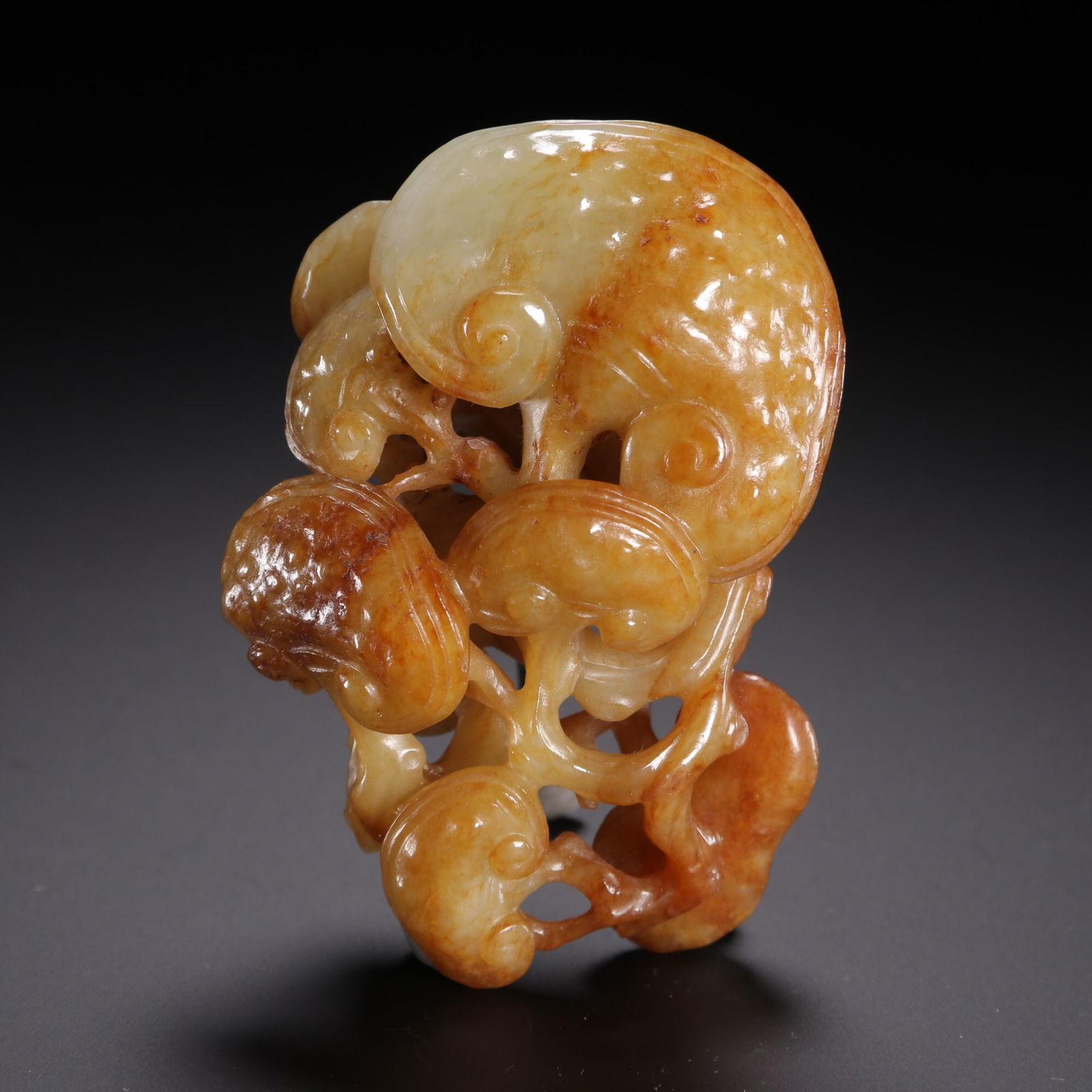 Hotan Jade Seed Carving in Qing Dynasty: 8*6.3/130g