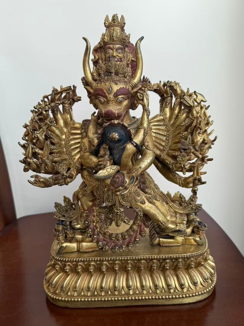 Copper gilded statue: 33cm