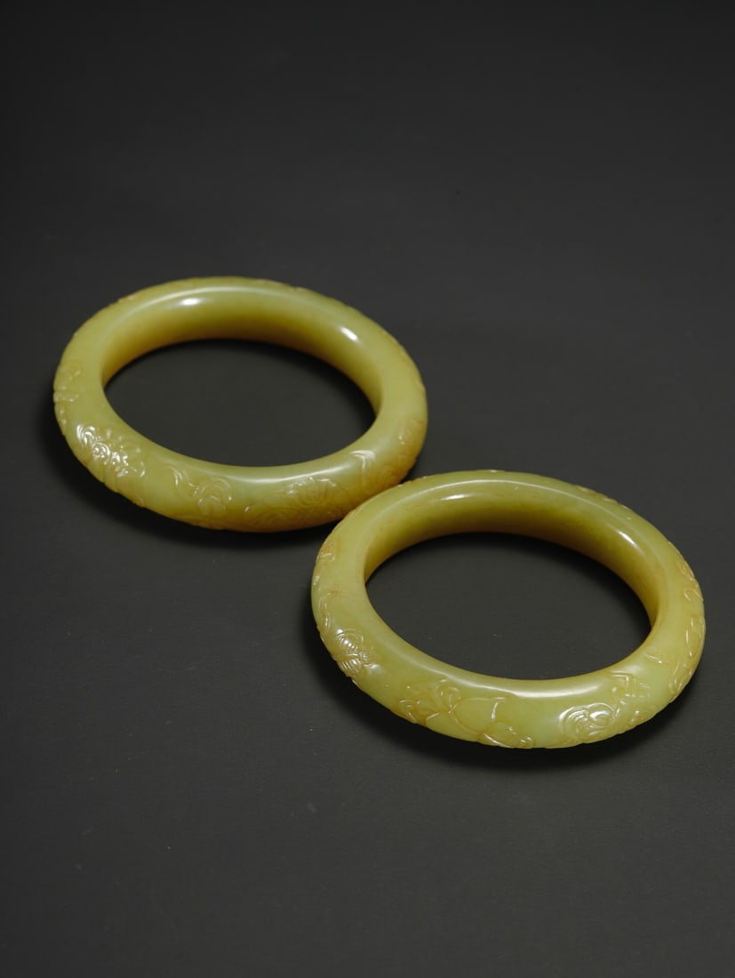 Hetian Huangyu Bracelet (1 of 1)