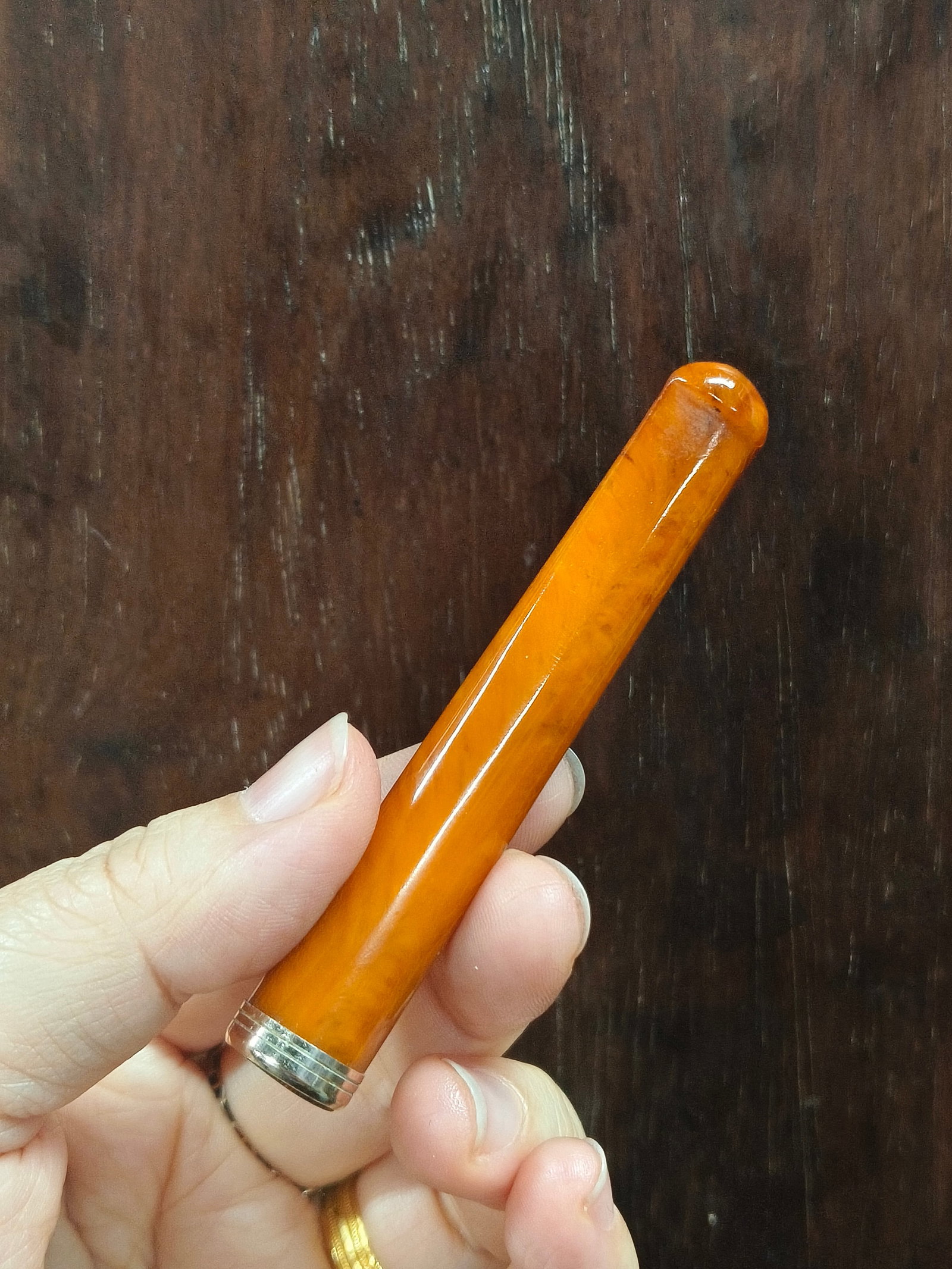 Old Amber Cigarette Holder (1 of 2)