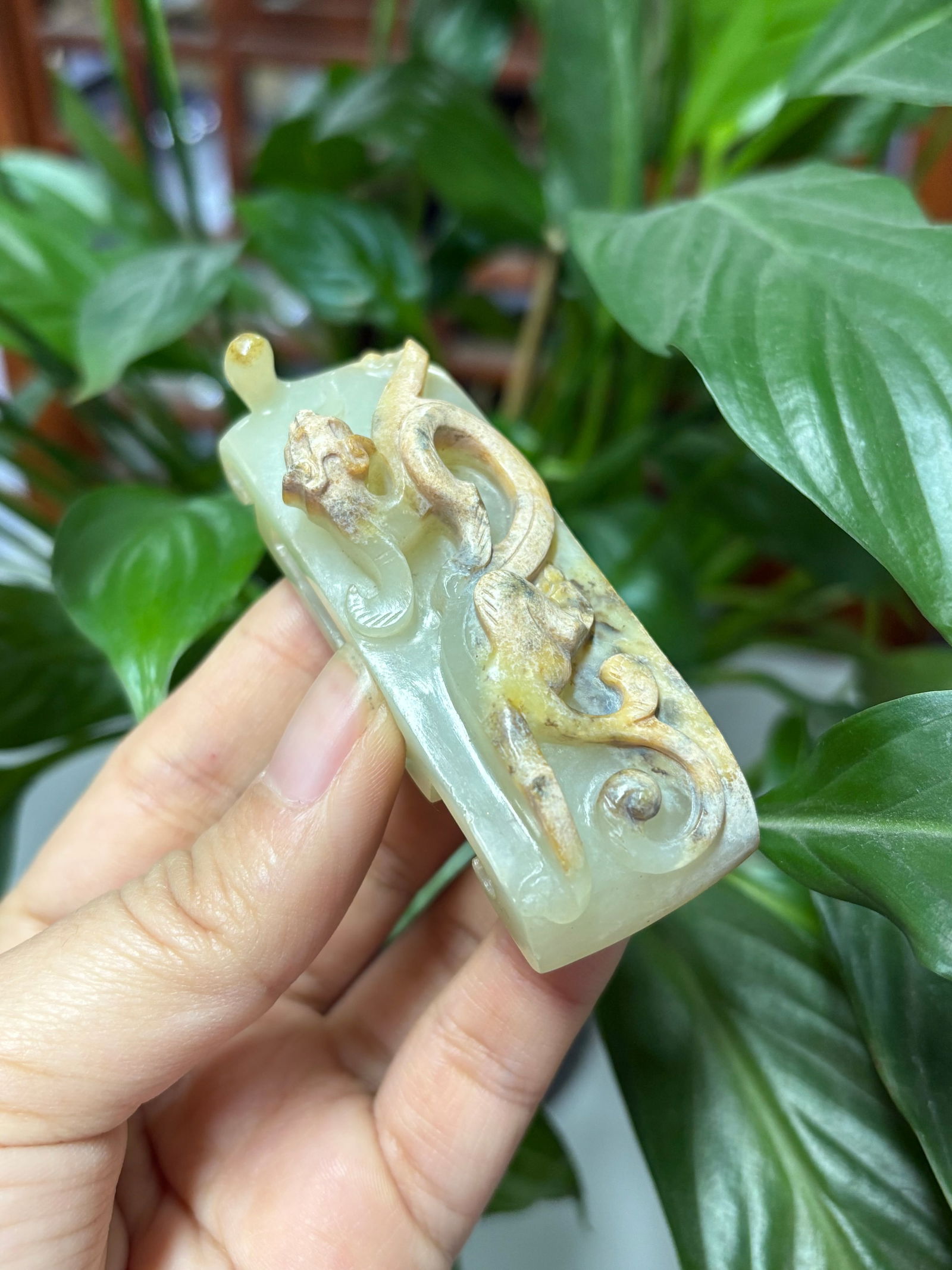 Jade Sword Ornament: 6.9*2.6*2/54g