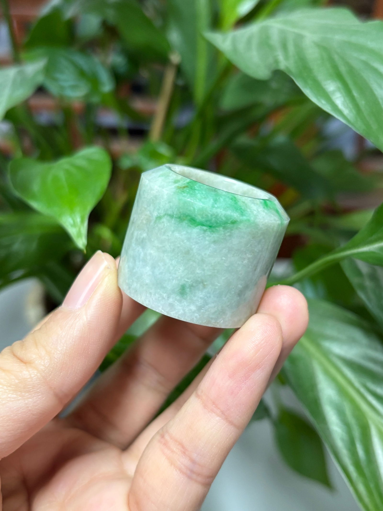 Qing Dynasty jade finger: 2.1*2.7/39g