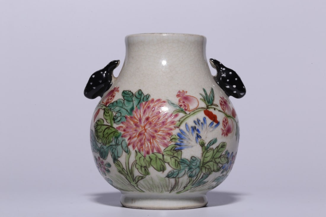 Jurentang-marked famille rose vase: 10*9/208g