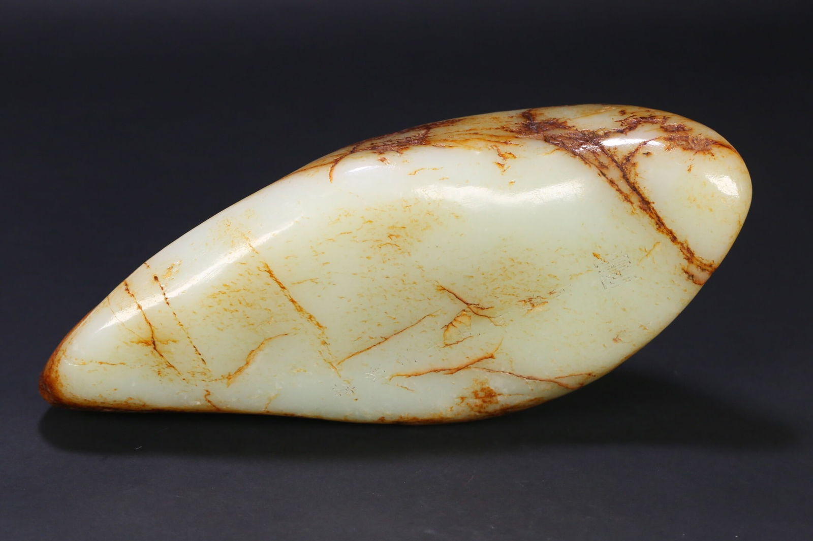 Spring of the 35th year of Qianlong mark reign: Hetian jade pebble ornament: 27.2*12*7.5/3134.3g