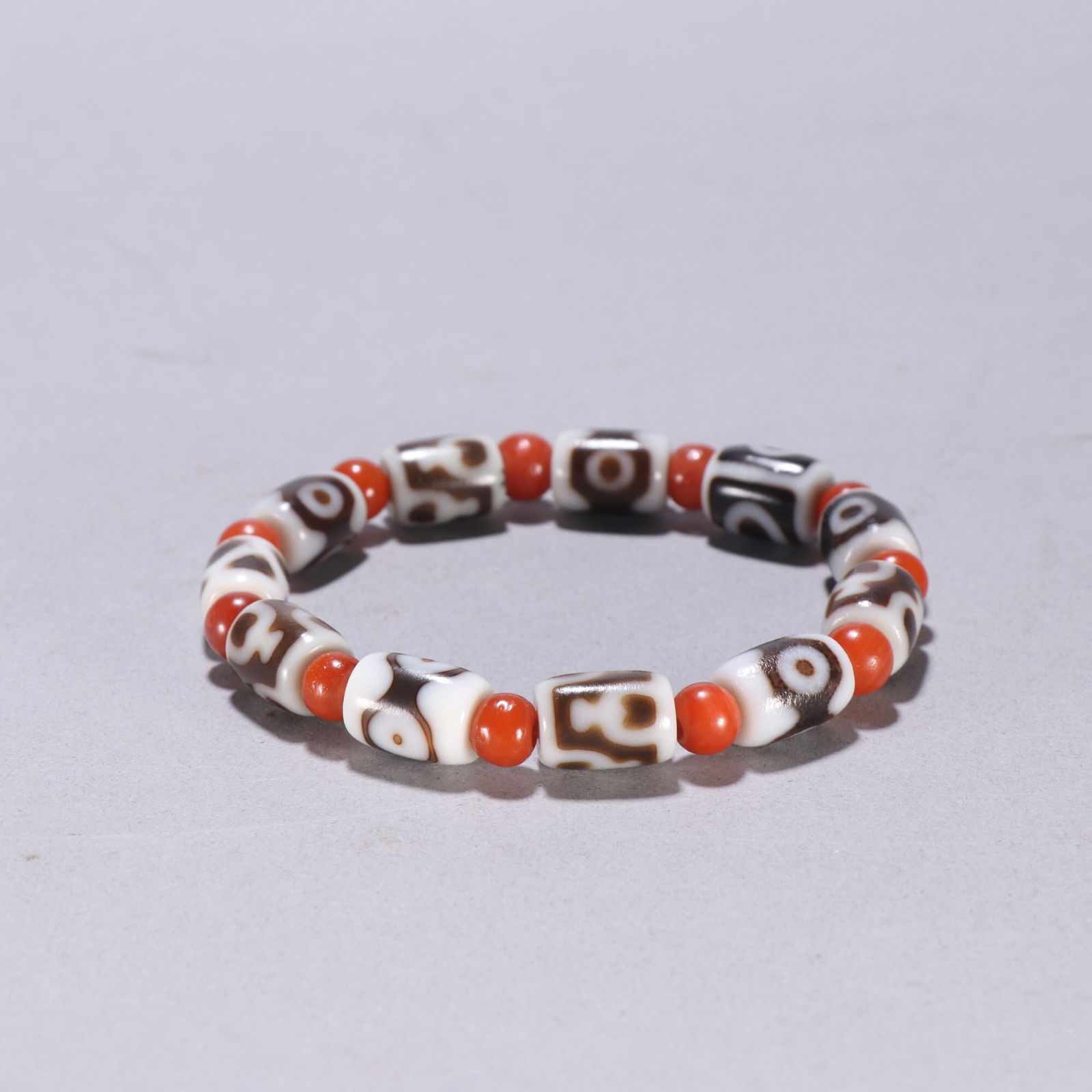 Dzi bead bracelet (1 of 1)