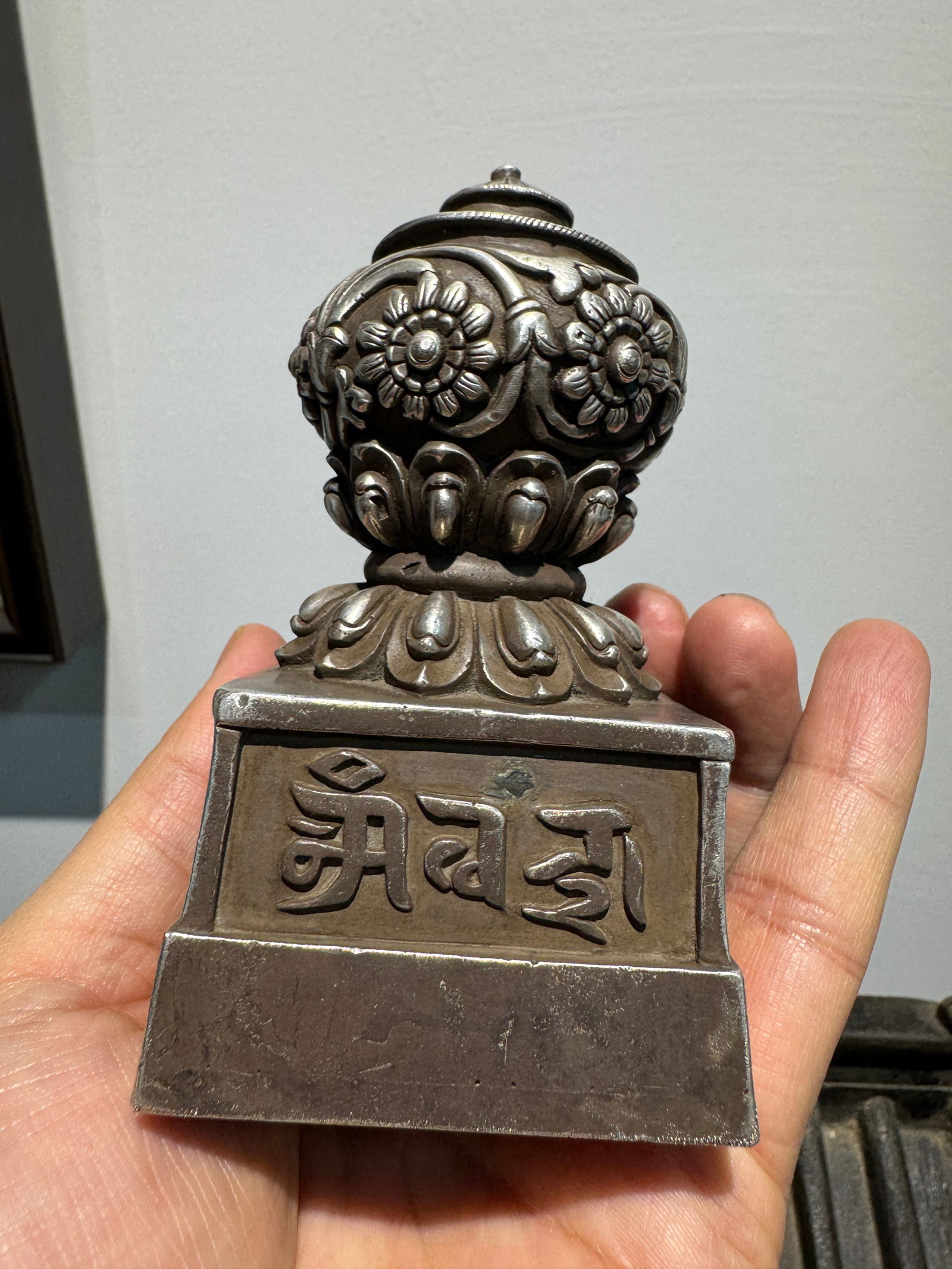 Pure Silver Tibetan Seal (Qing Dynasty): 10.6*5.6*5.6/536.9g