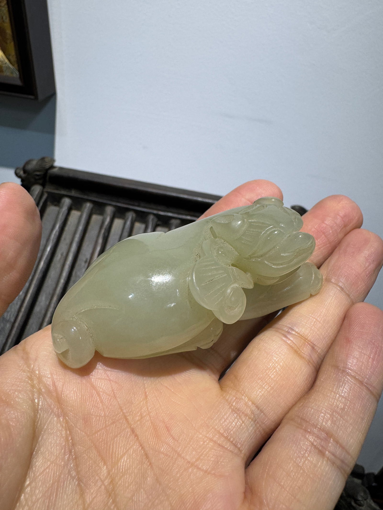 Hetian jade carving: 7.3*3.1*2.8/87.3g