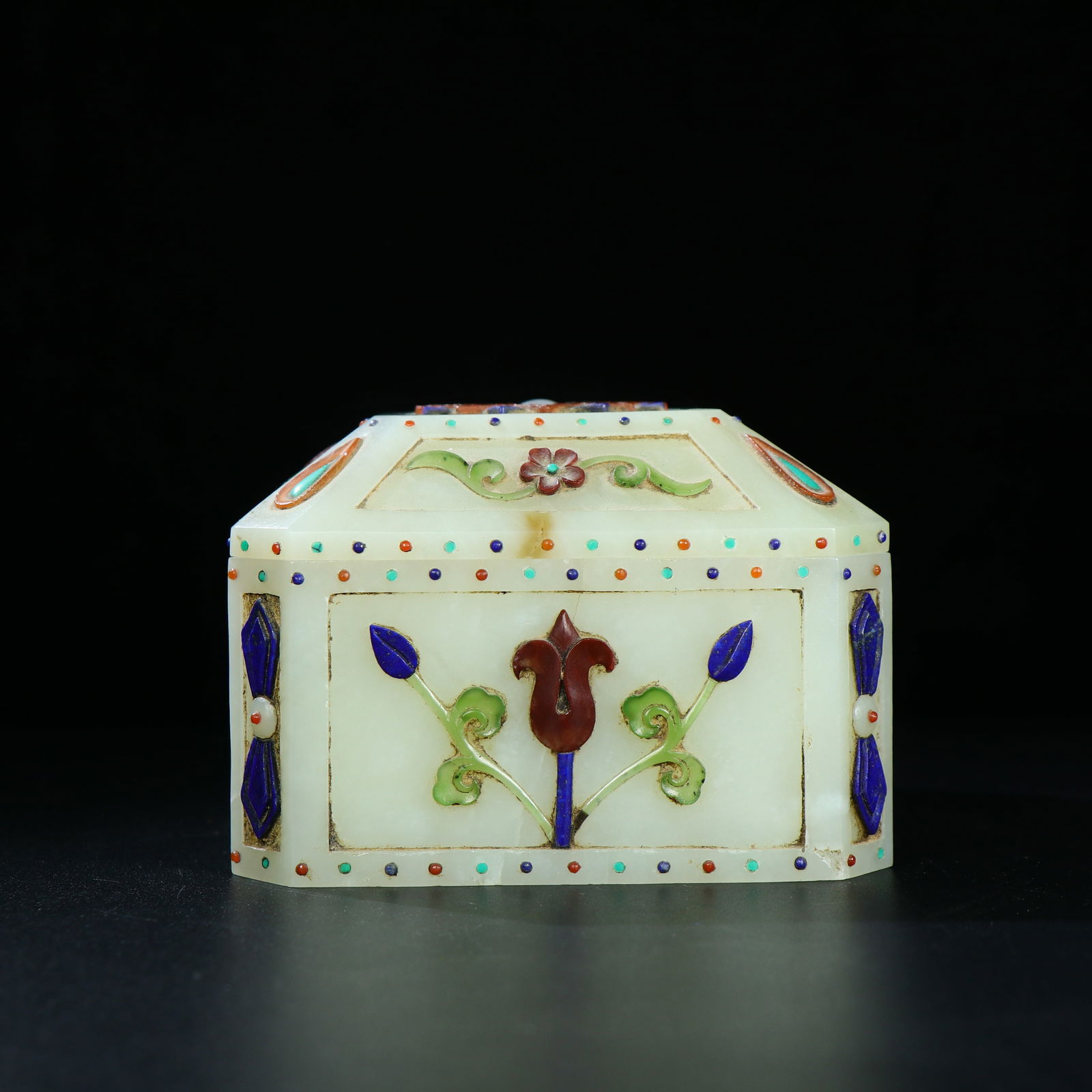 Hetian Jade Pebble Inlaid Treasure Box (1 of 4)