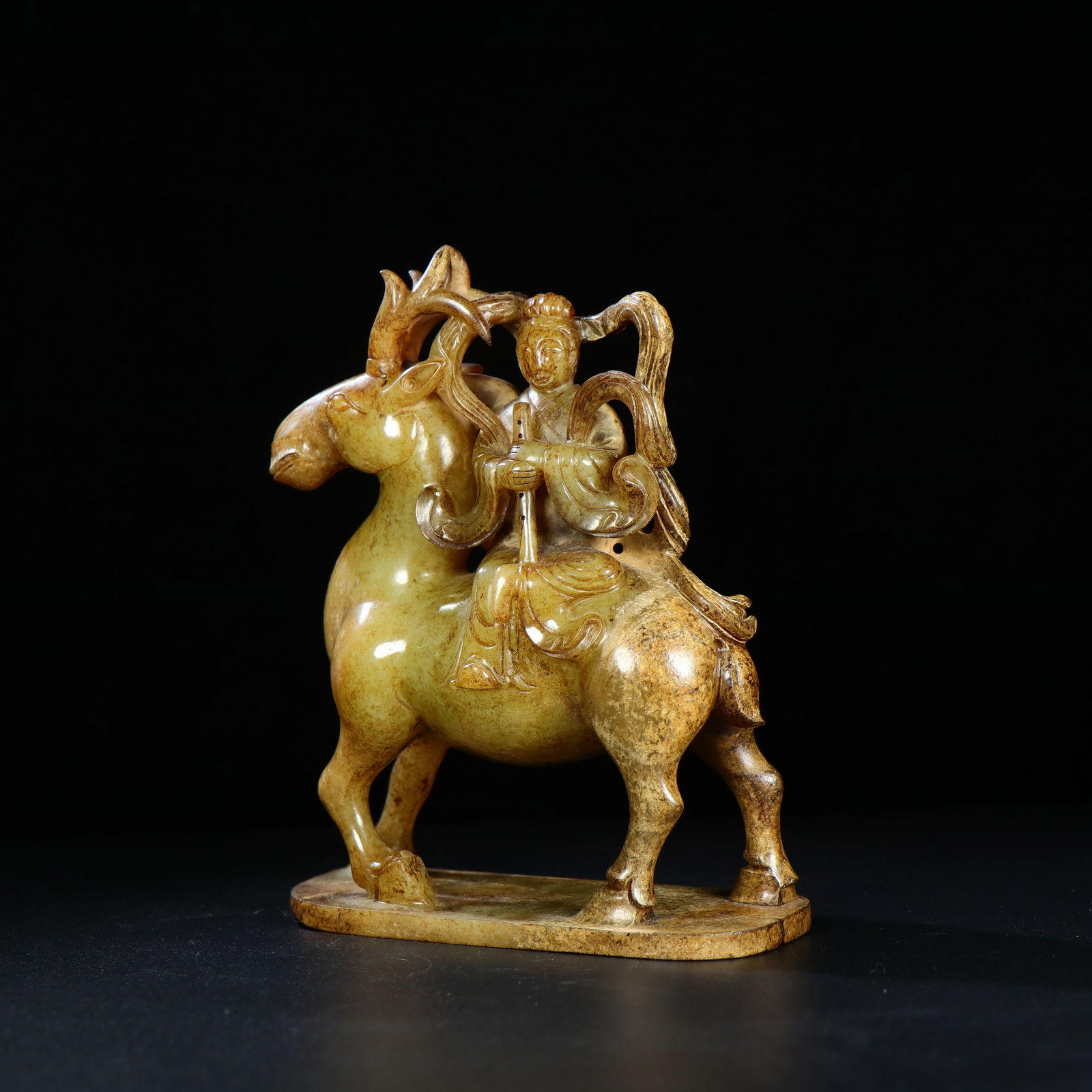 Hetian jade pebble ornaments: 16*13*6/831g