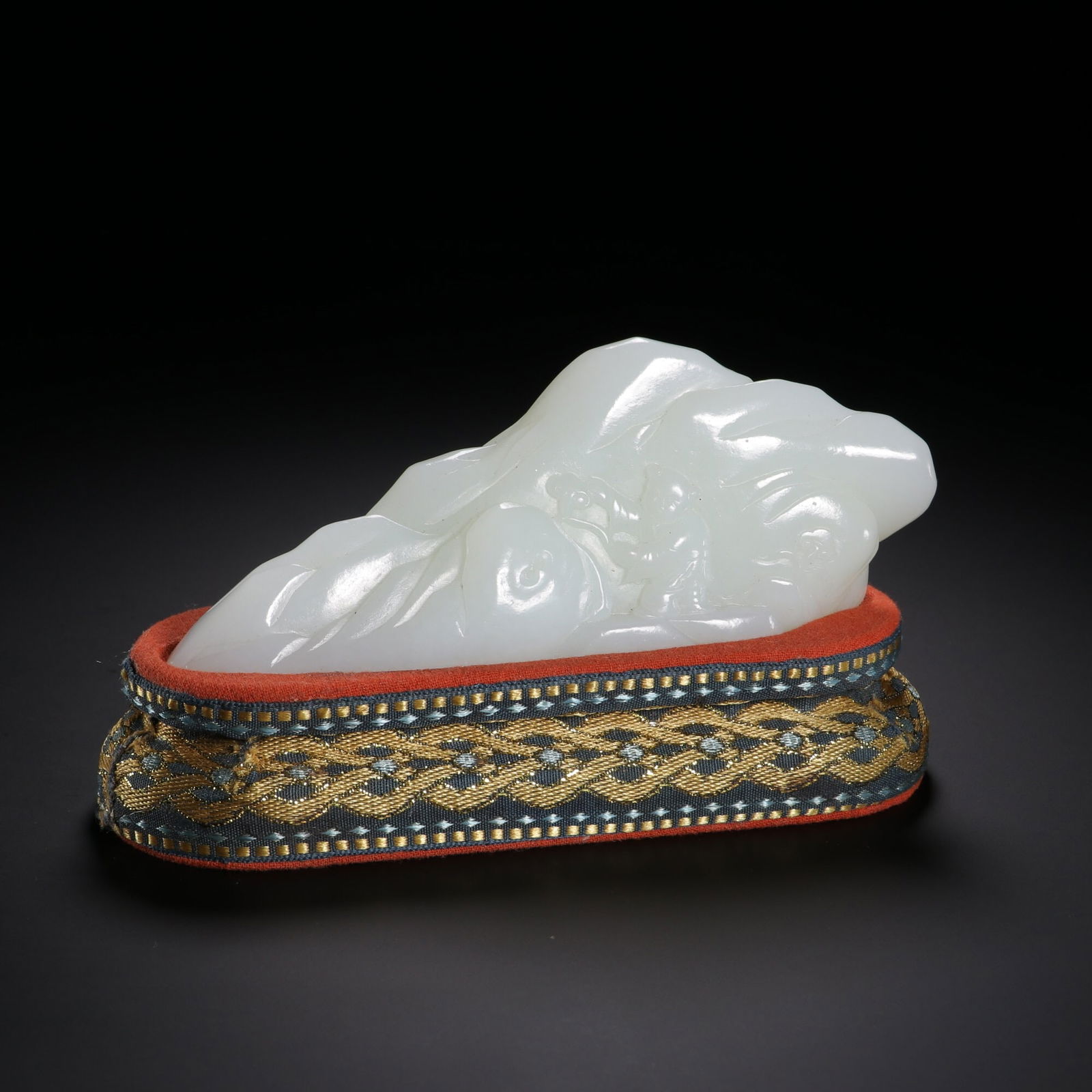 Qing Dynasty Hetian Jade Mountain Ornament (1 of 2)