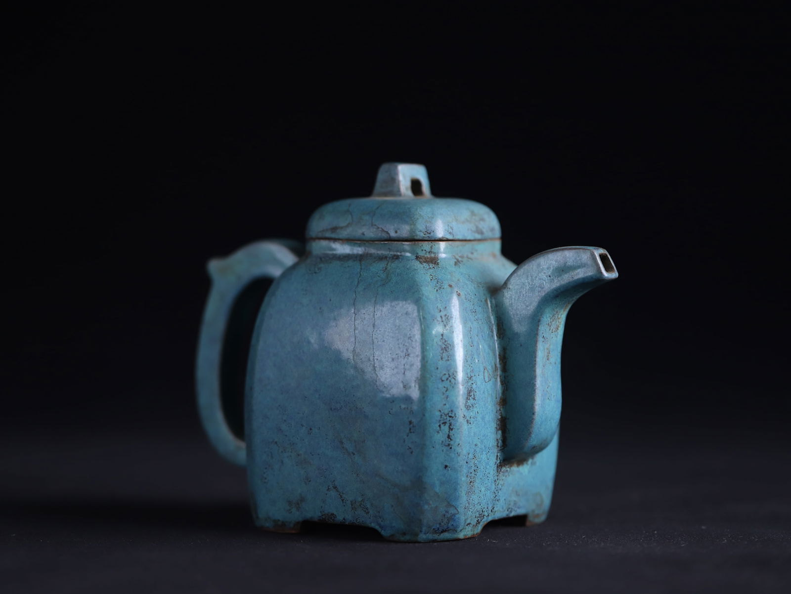 A Qing dynasty stove-jun glazed alabaster pot (1 of 4)