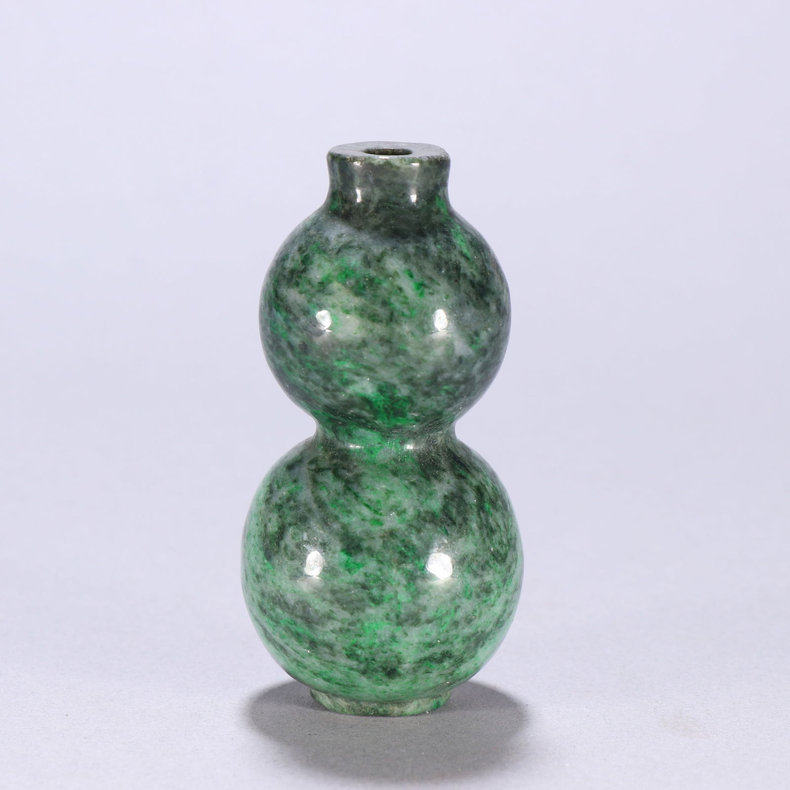 A jade gourd-shaped snuff bottle (1 of 1)