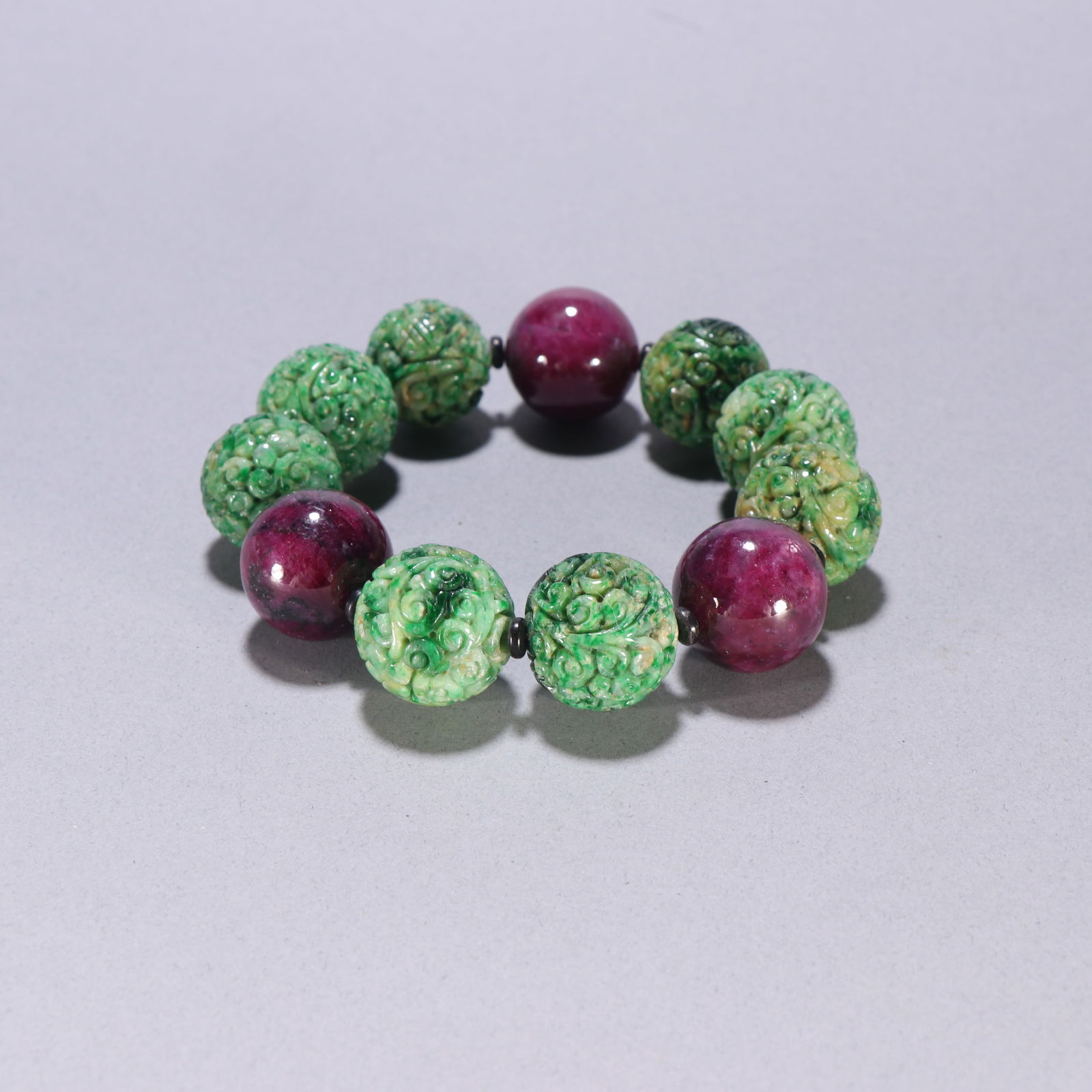 Qing dynasty jadeite and ruby ?? bracelet: 1.9/120.9g