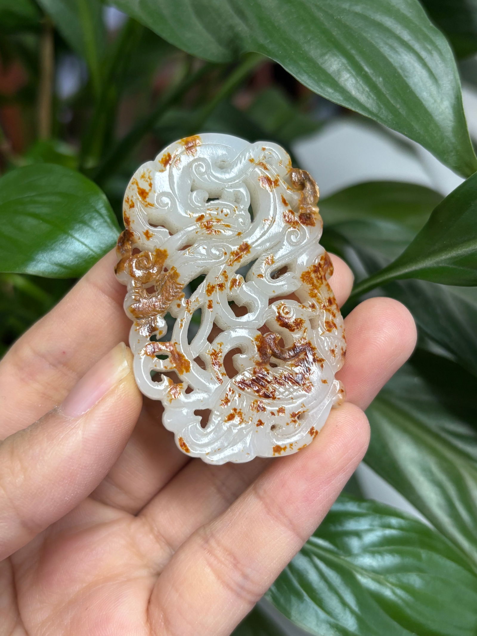 Hetian Jade Pebble Pendant with Skin: 5.5*3.6*0.8/29.4g