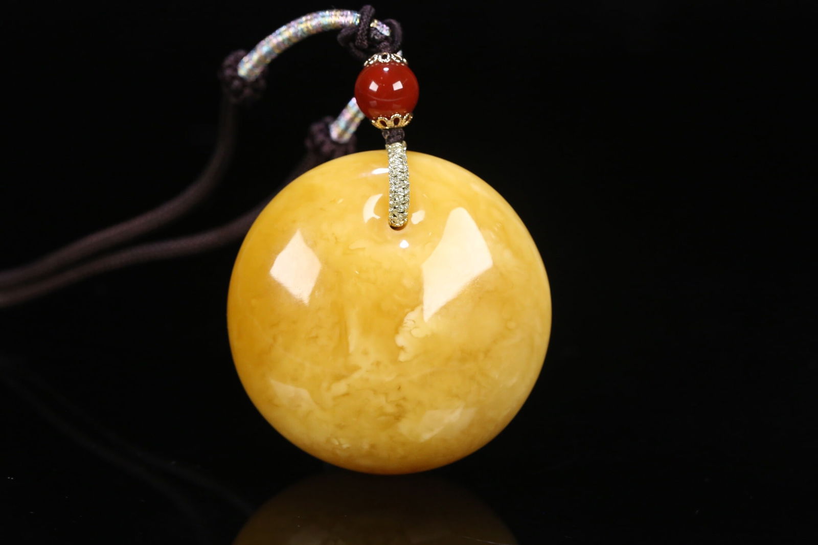 Amber Pendant (1 of 1)
