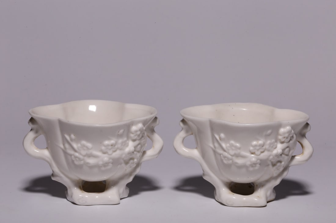 A pair of Dehua white porcelain cups during the mark of foreign exchange creation (1 of 3)