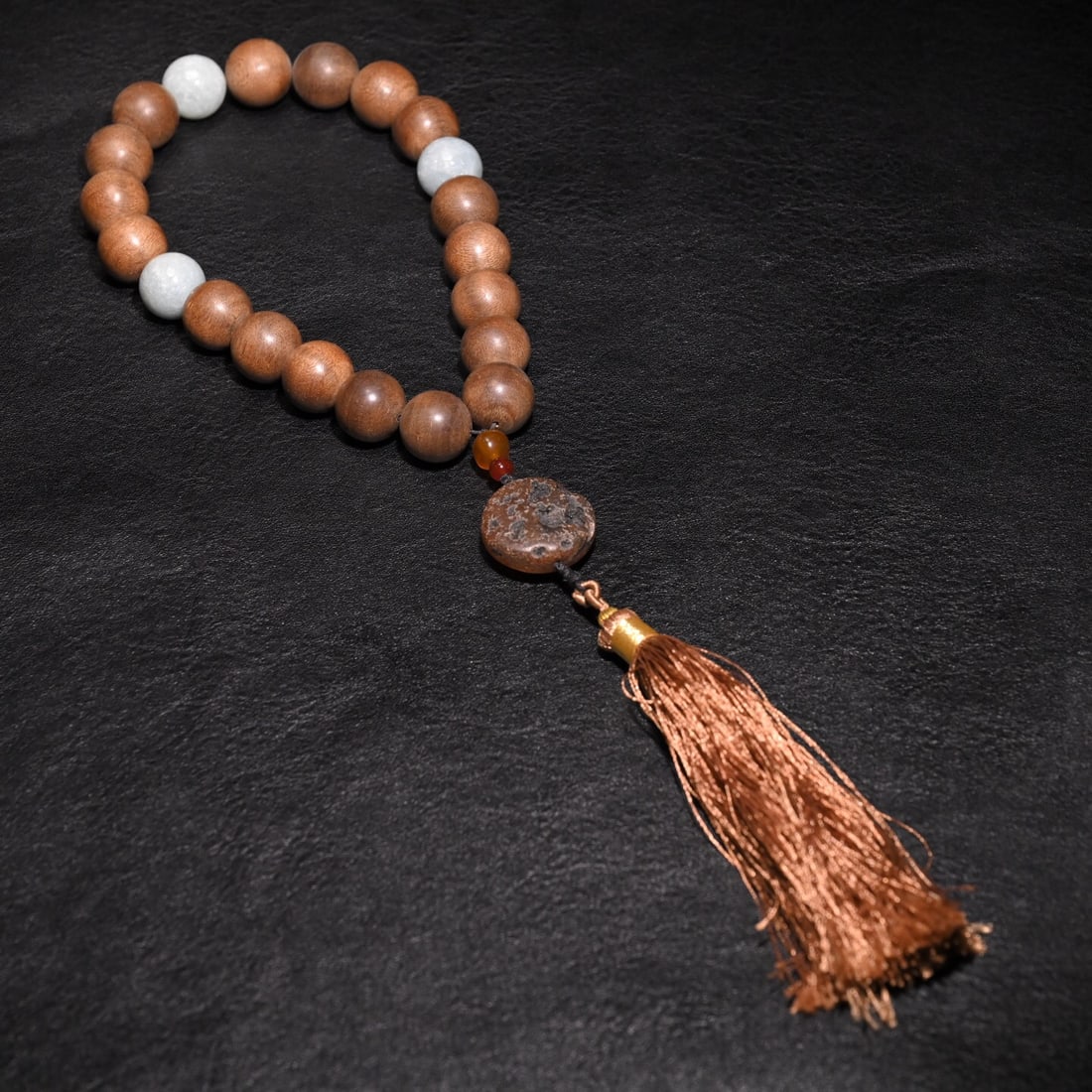 Agarwood Eighteen-Bead Handheld Piece: 1.8/76g