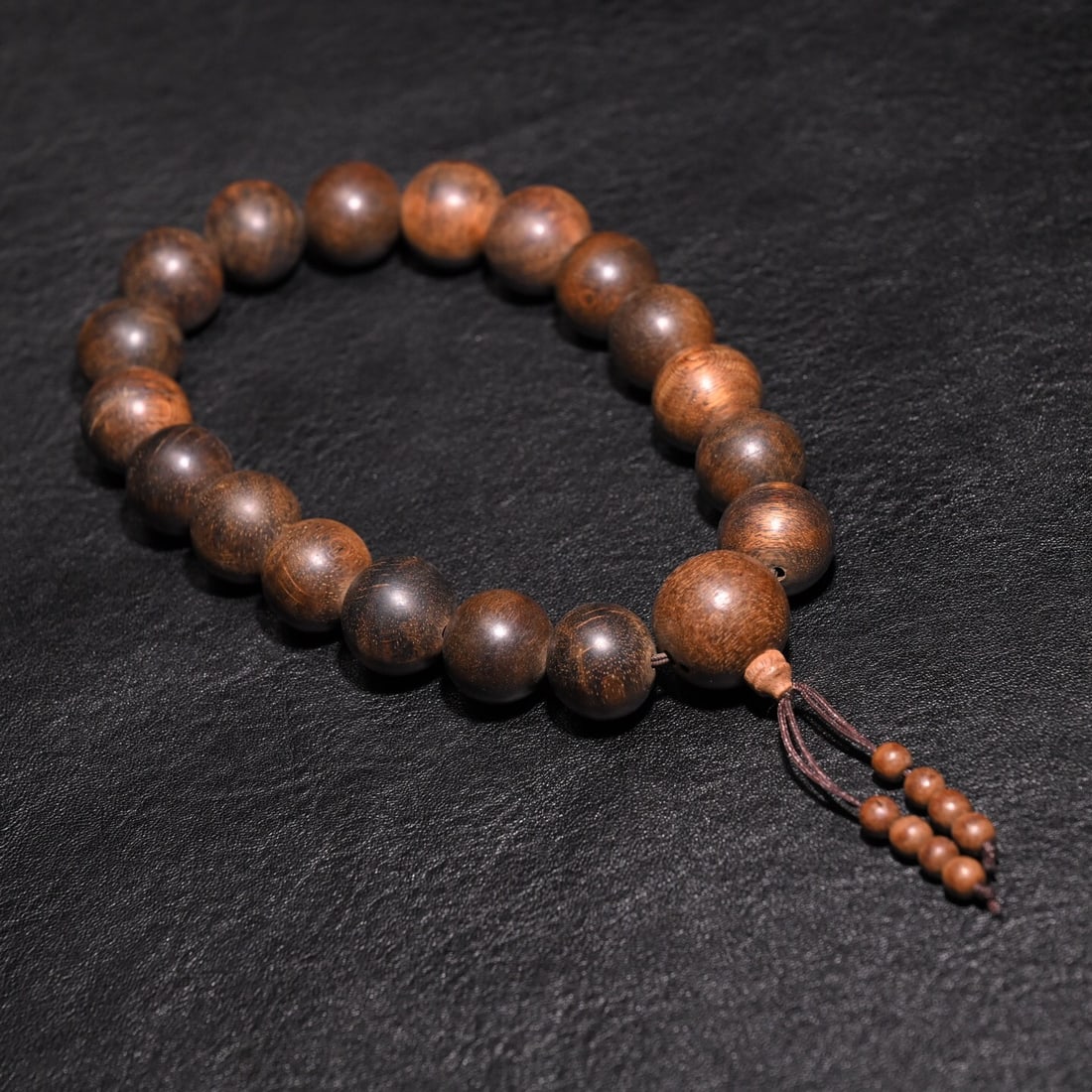 Agarwood Eighteen-Bead Handheld Piece: 1.8/66g