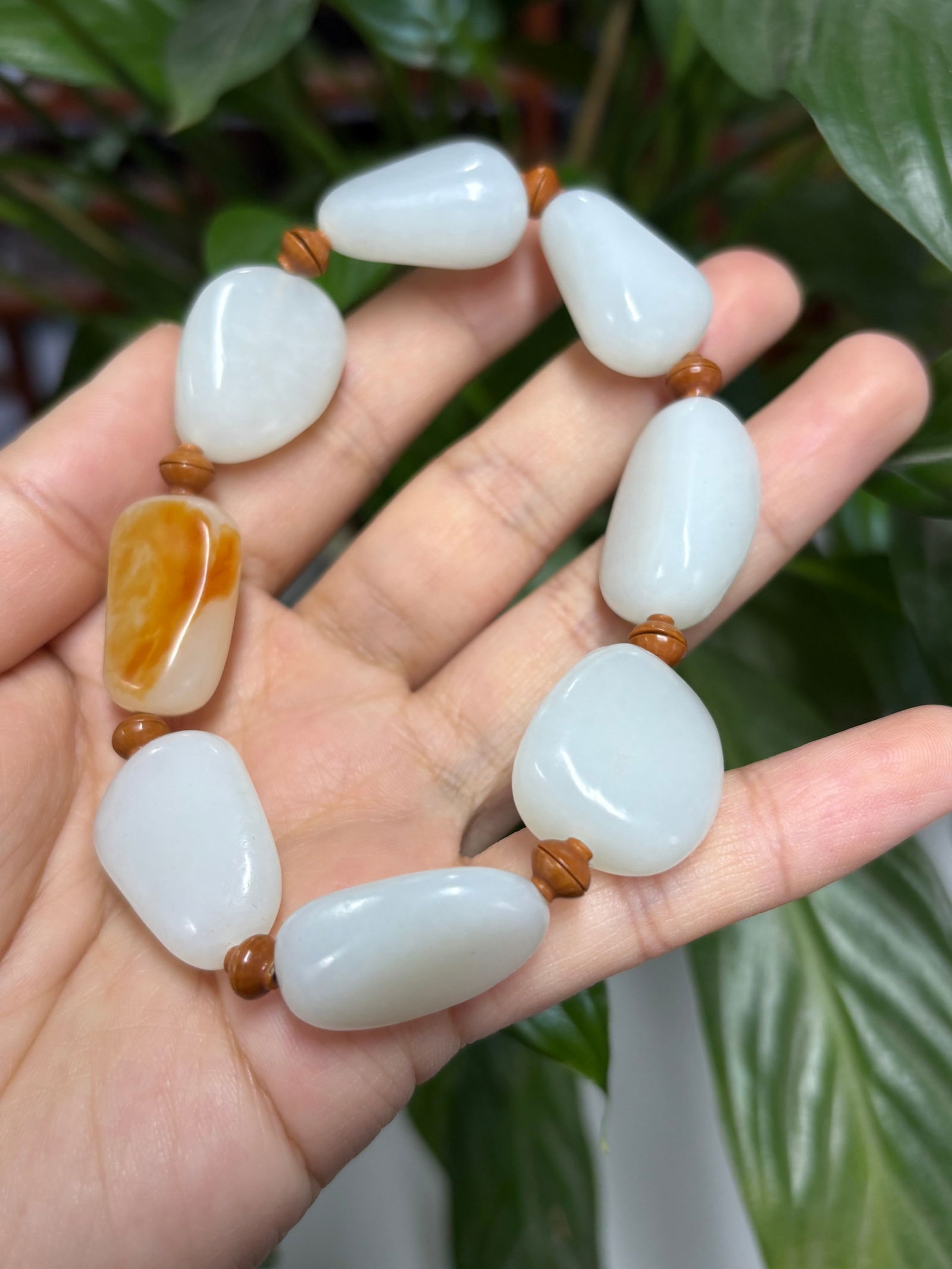 Hetian Baiyu Random Hand String: 2.45*1.55*1.1/50.9g