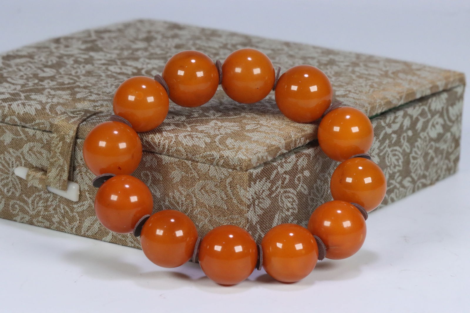 Amber Round Bead Bracelet (Qing Dynasty): 1.9/49.3g