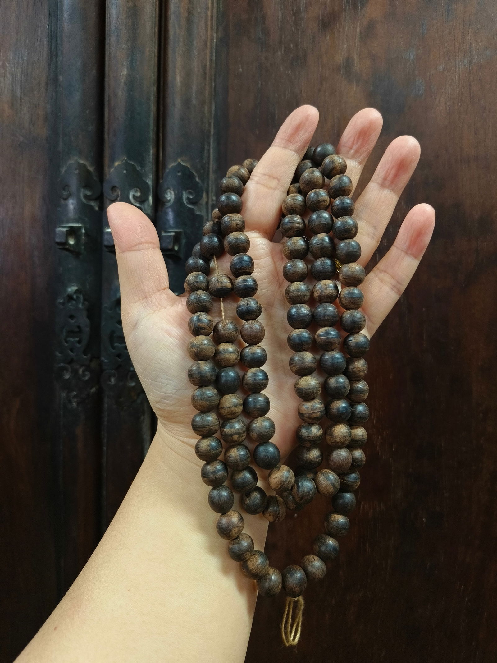 Agarwood 108-Bead Buddhist Prayer Bead: 1/57.4g
