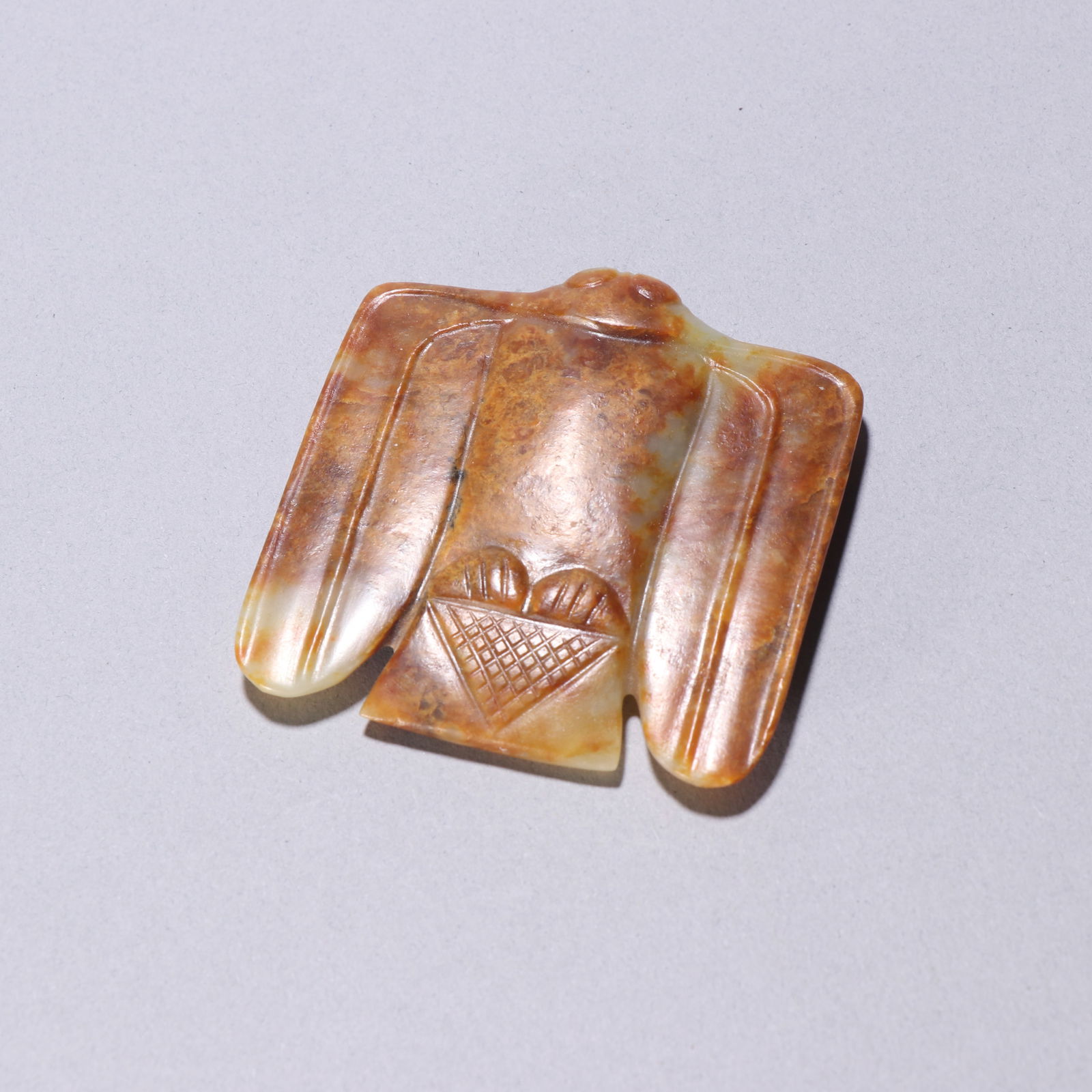 During the Hongshan Culture mark , the Hemo Jade Owl Pendant: 7.4*7.2/94.3g