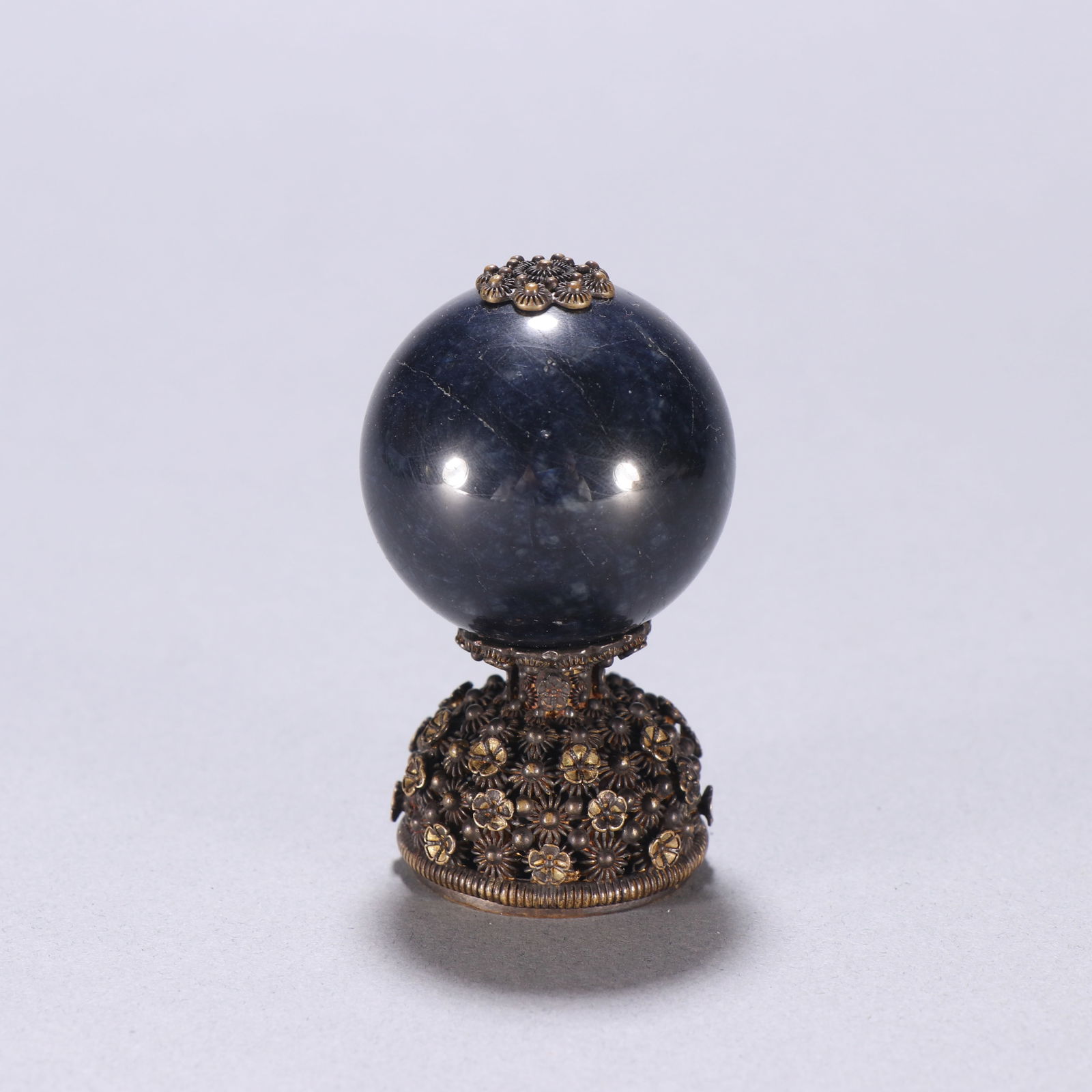 Qing Dynasty Gilt Bronze Hat Inlaid with Sapphire: 5.5*3.2/94.5g