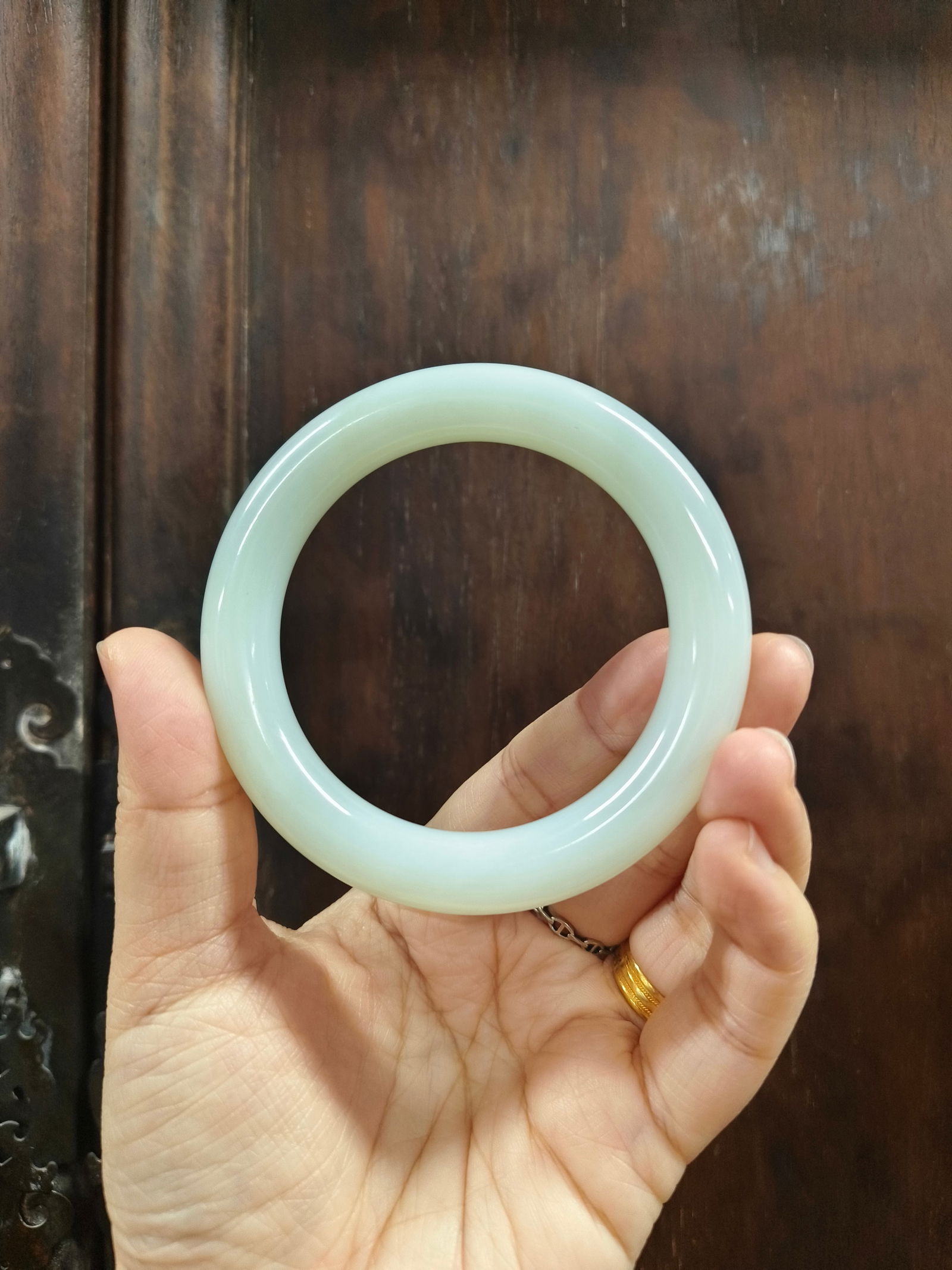 Hetian Jade Round Bracelet: 5.7*1.15/61g