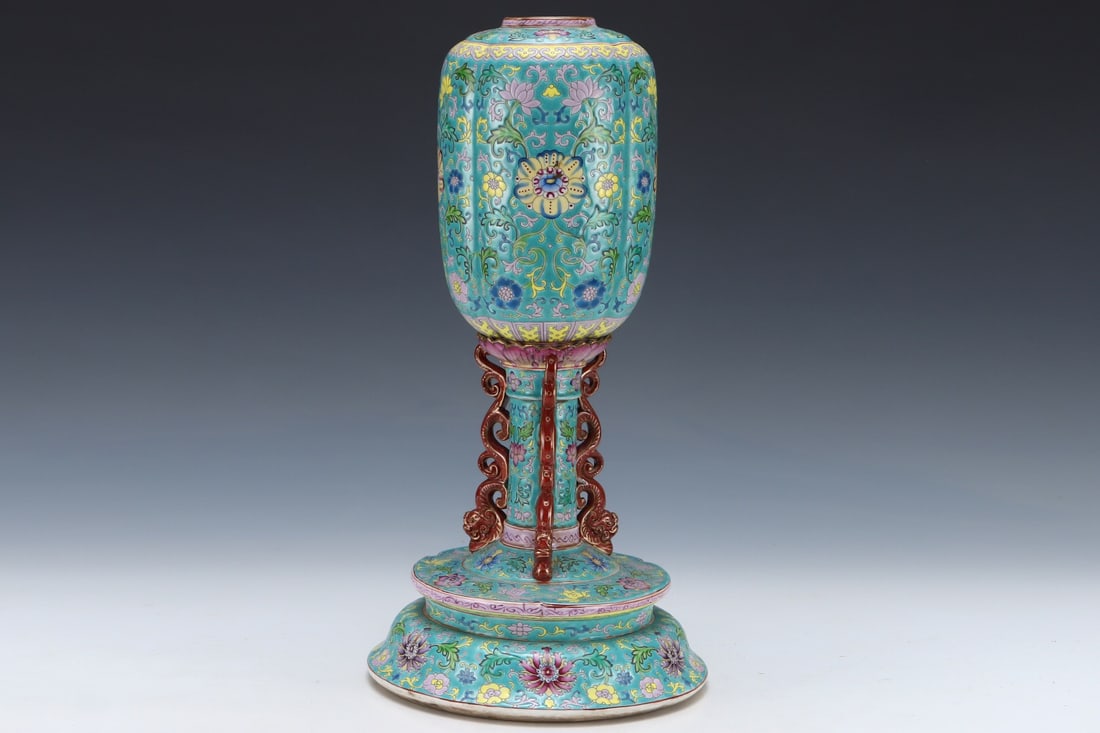 Yongzheng mark Enamel-Painted Palace Lantern (1 of 5)