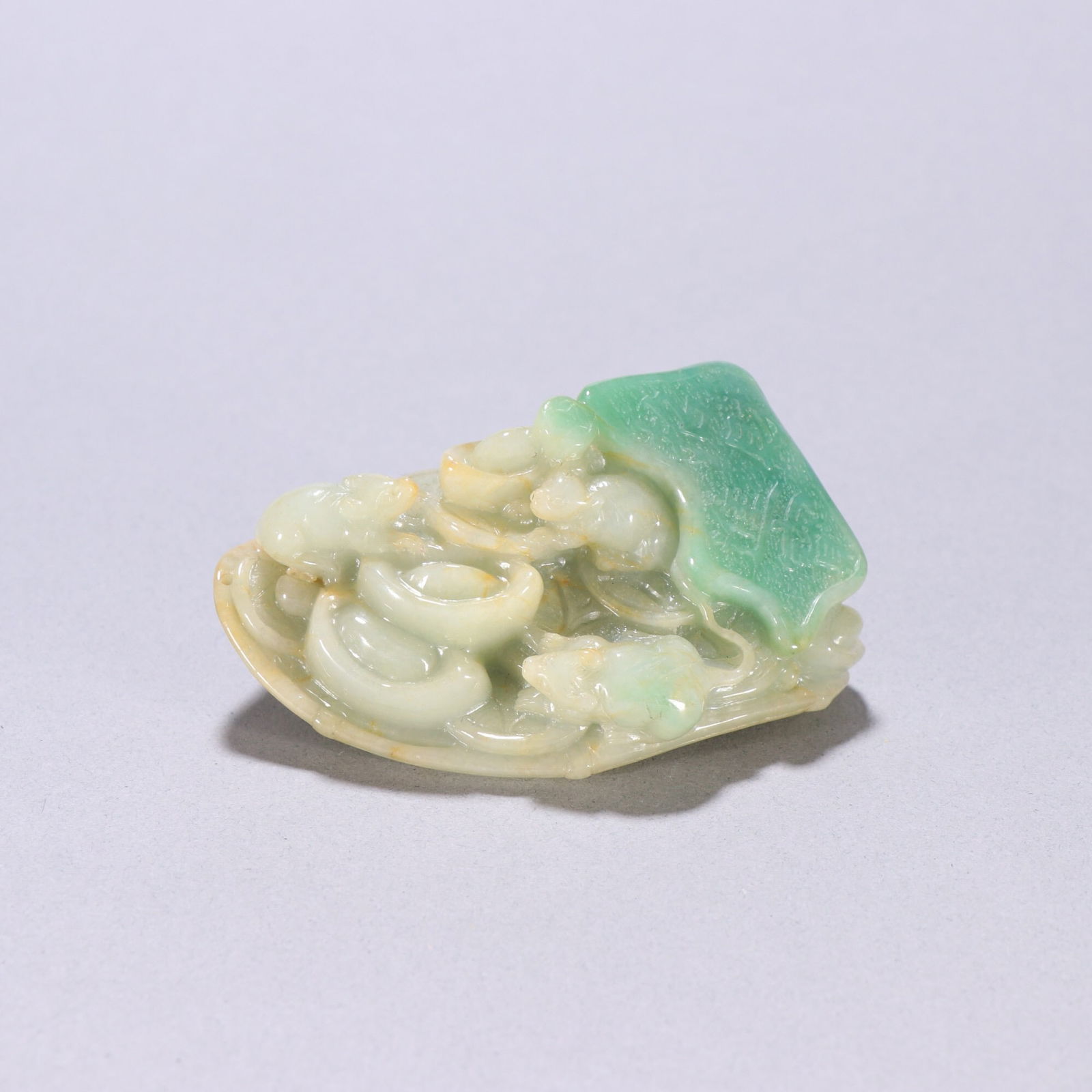 Jadeite Carving: 3.6*7.2/146.1g