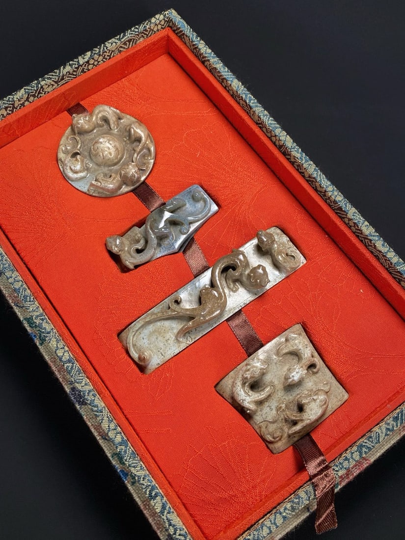 A Set of Hetian Jade Pebble Sword Ornaments from the Warring States and Han Dynasties: 5.5*2.3/6.5*2.3*2.8/10.5*2.5*2.5/5.5*2.4*2.5/272g