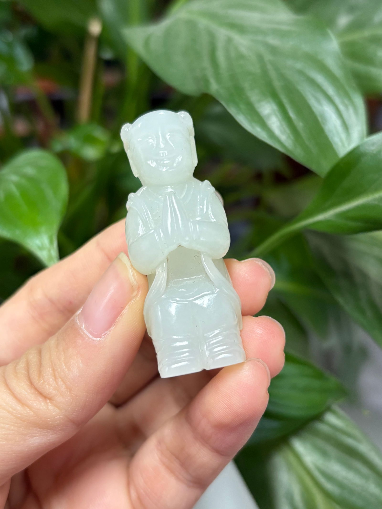 Hetian jade carvings: 4.8*1.9*2/23.8g